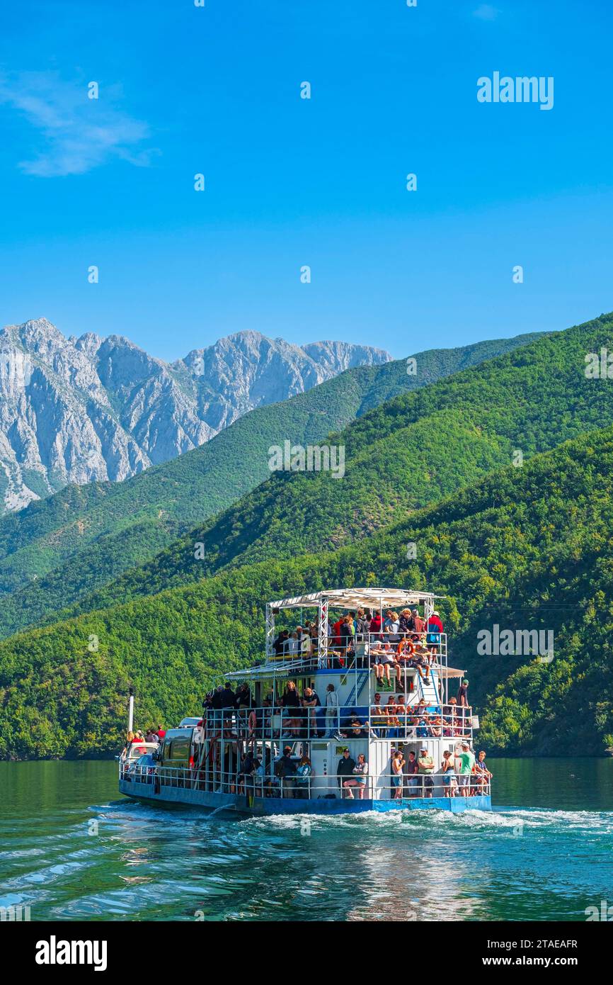 Albanie, province de Shkoder, Koman, lac Koman, lac artificiel sur la rivière Drin, traversée en ferry de Koman à Fierze Banque D'Images
