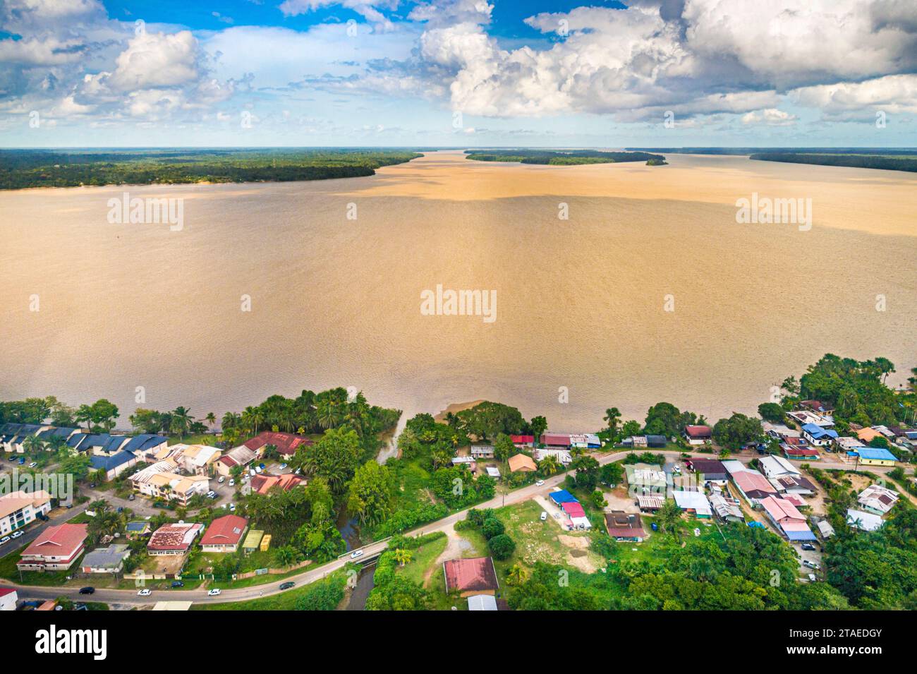 France, Guyane, Saint-Laurent du Maroni, vue aérienne du fleuve Maroni, frontière naturelle avec le Suriname (vue aérienne) Banque D'Images