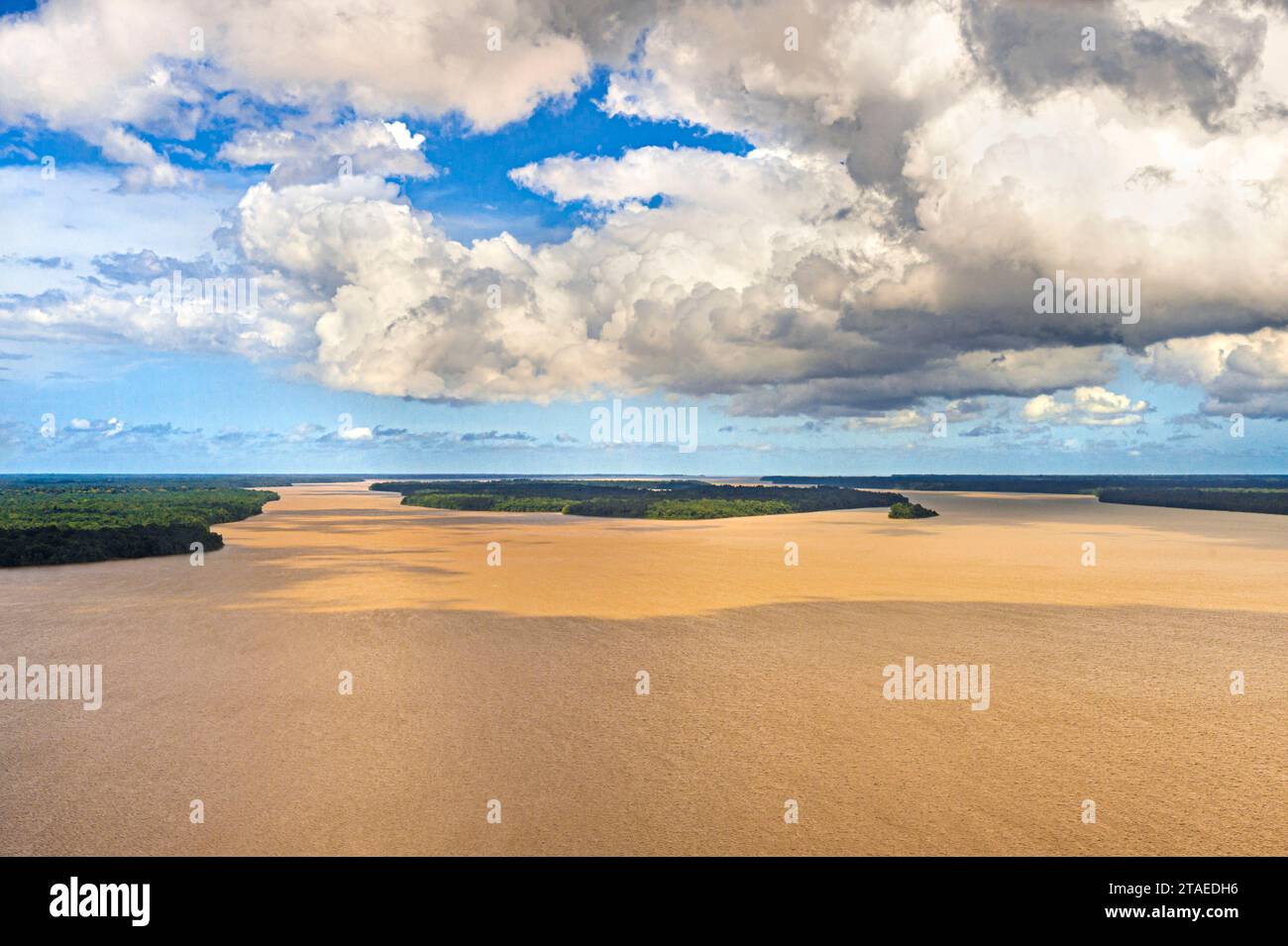 France, Guyane, Saint-Laurent du Maroni, vue aérienne du fleuve Maroni, frontière naturelle avec le Suriname (vue aérienne) Banque D'Images