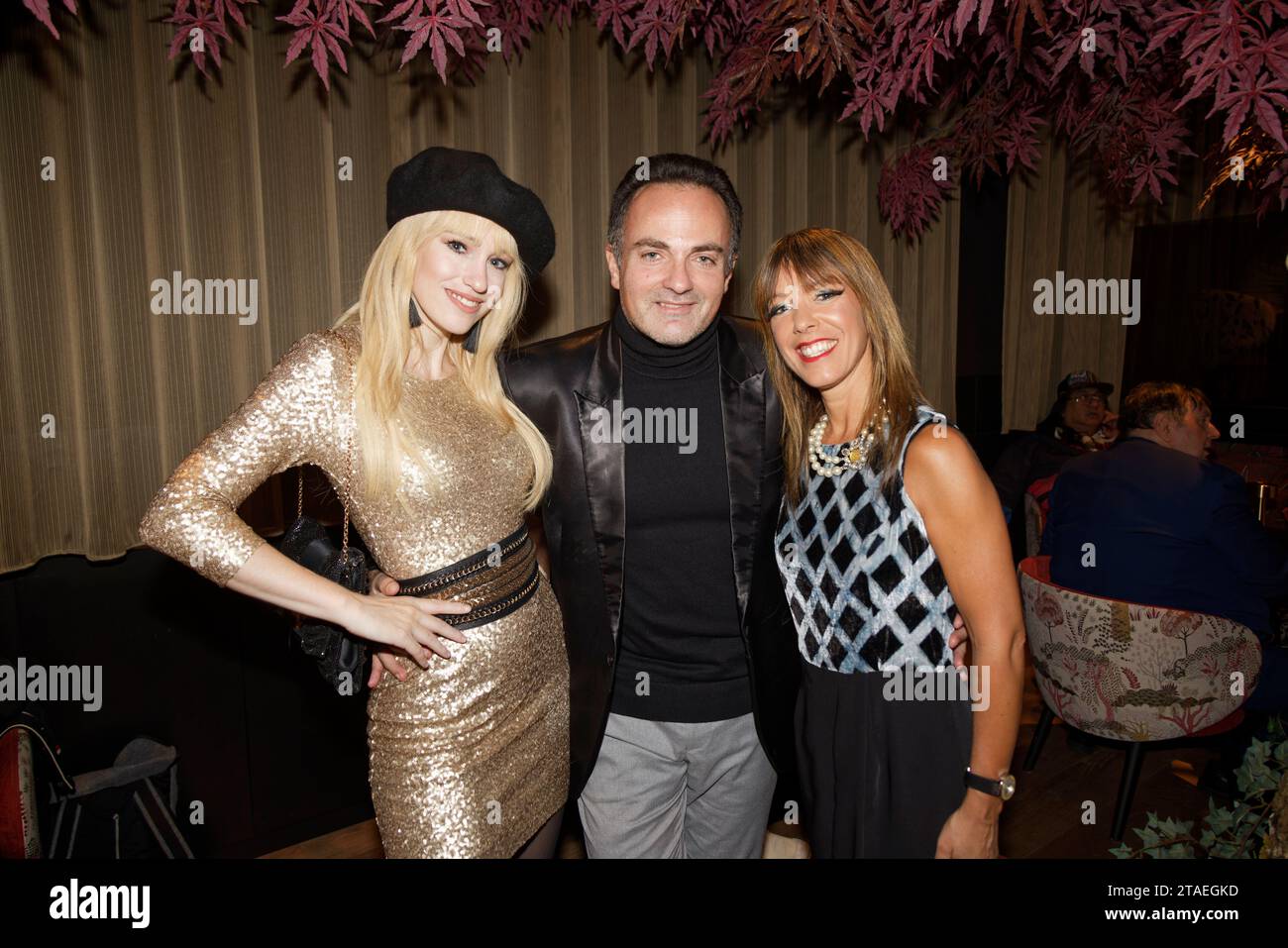 Montevrain, France. 29 novembre 2023. Sonia Gleis, chroniqueuse/jet-setter socialite Laurent Amar et Isadora Spacagna assistent à la fourchette d'Or Banque D'Images