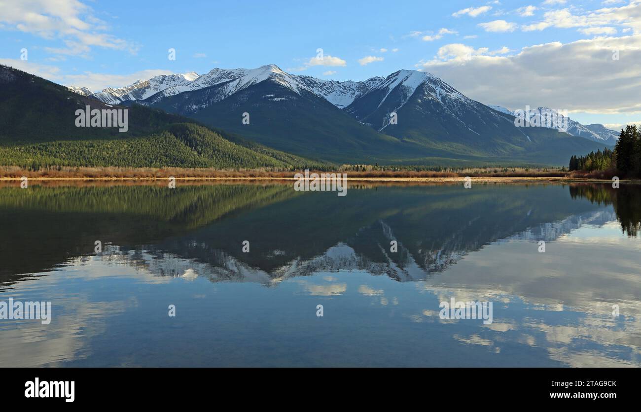 Double Sundance Peak - Vermilion Lake, Canada Banque D'Images