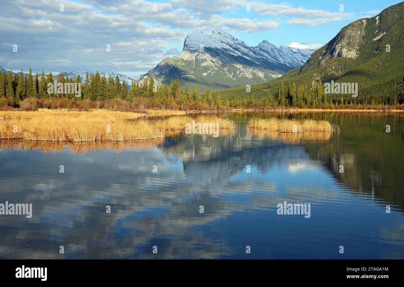 Coucher de soleil sur le lac Vermilion, Canada Banque D'Images