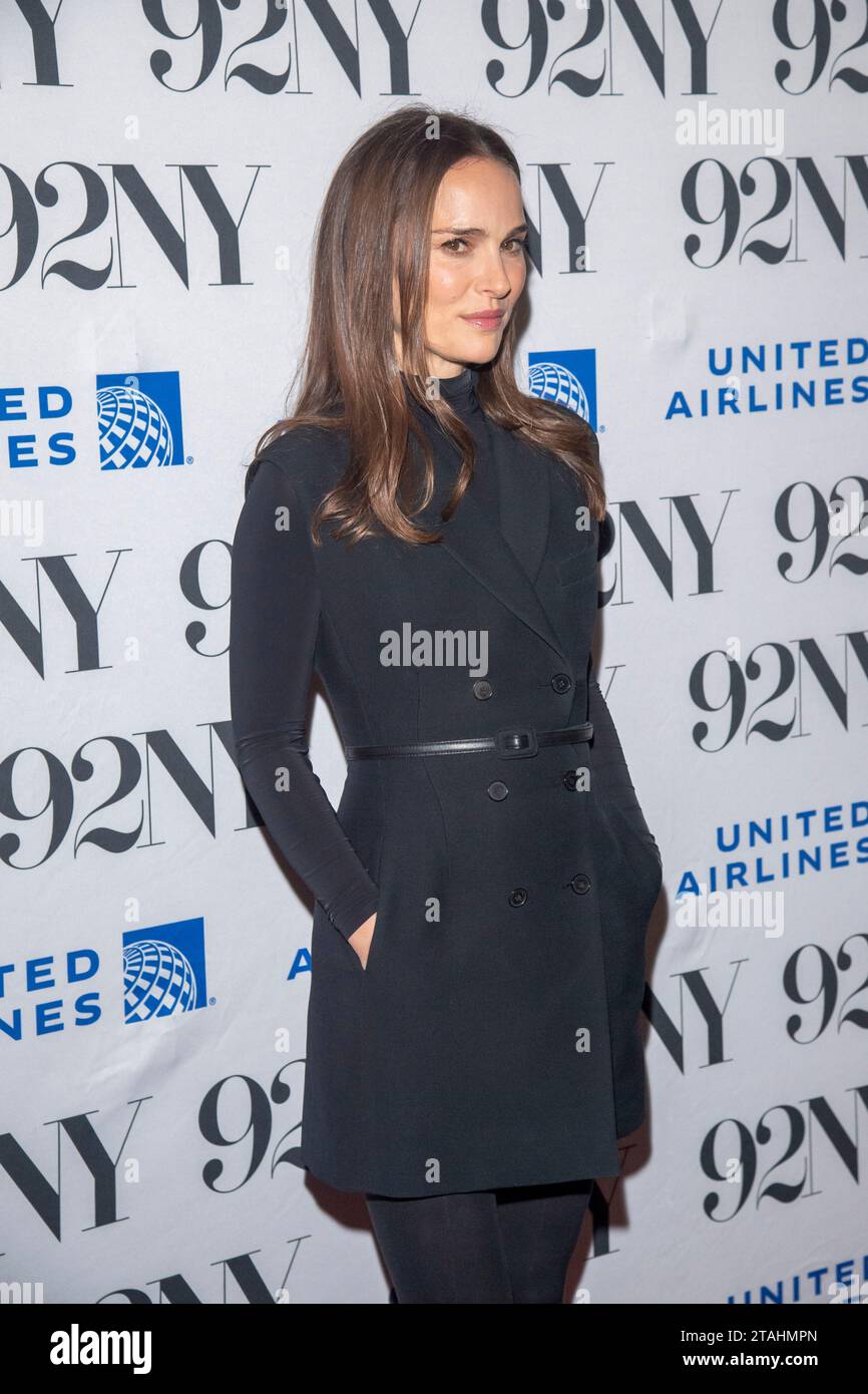 New York, États-Unis. 30 novembre 2030. Natalie Portman participera à la projection spéciale de mai décembre de Netflix au 92nd Street y à New York, aux États-Unis, le 30 novembre 2023. (Photo de Thenews2/NurPhoto) crédit : NurPhoto SRL/Alamy Live News Banque D'Images