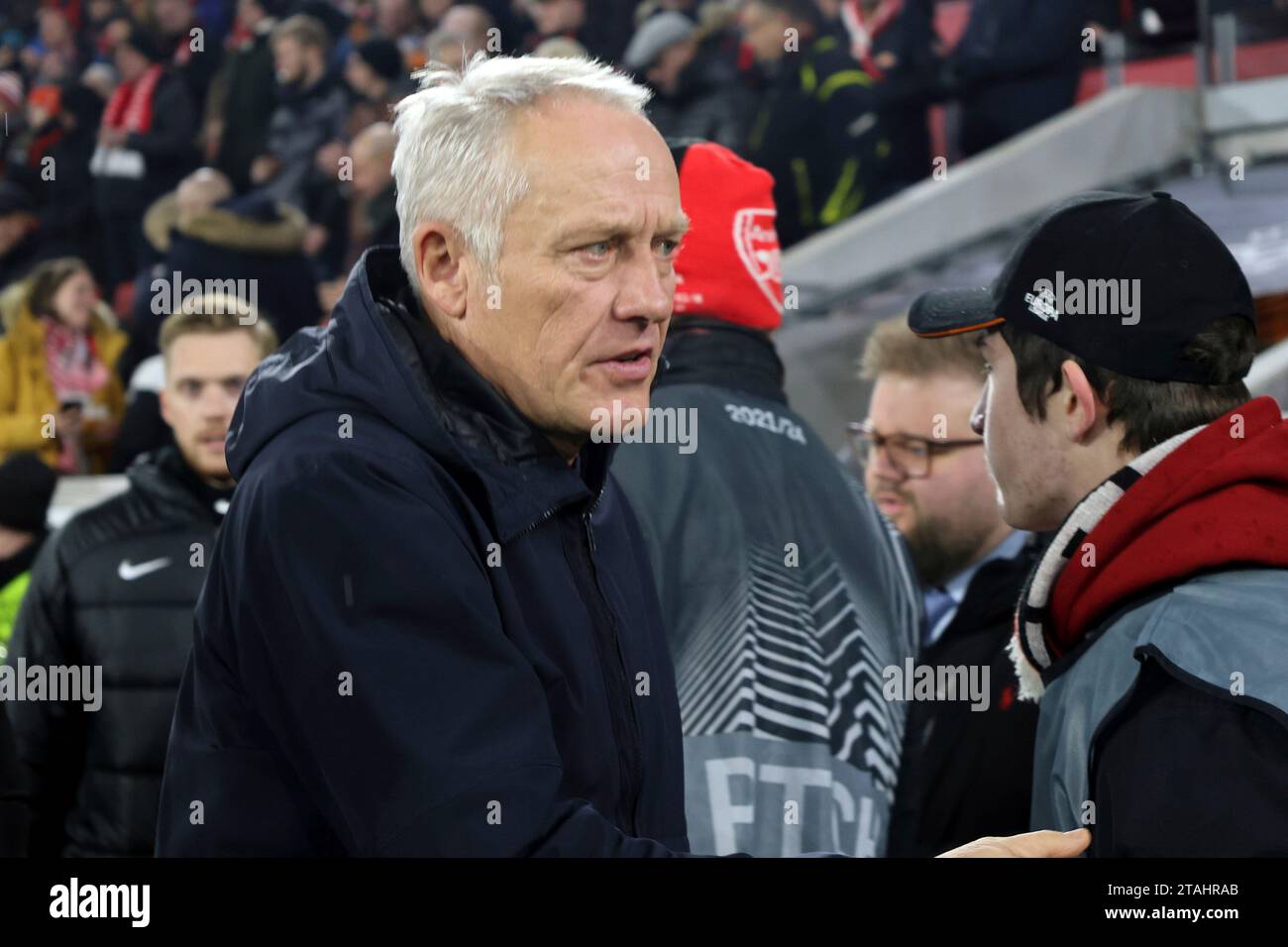 Freiburg, Allemagne. 30 novembre 2023. Entraîneur Christian Streich (SC Freiburg) beim Spiel der Fussball-Europa-League - Gruppenphase : SC Freiburg vs Olympiakos Piräus crédit : dpa/Alamy Live News Banque D'Images