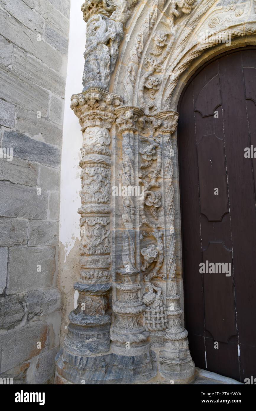 Viana do Alentejo, Igreja de Nossa Senhora da Anunciaçao détail portail (style manueline). Evora, Alentejo, Portugal. Banque D'Images