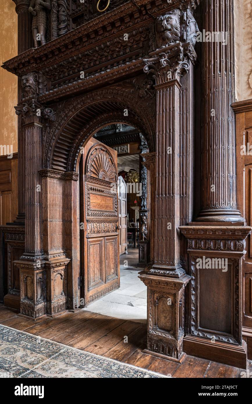 Encadrement de porte décoratif sculpté datant de c1580 à Wolfeton House, Dorset, Angleterre, Royaume-Uni. Banque D'Images