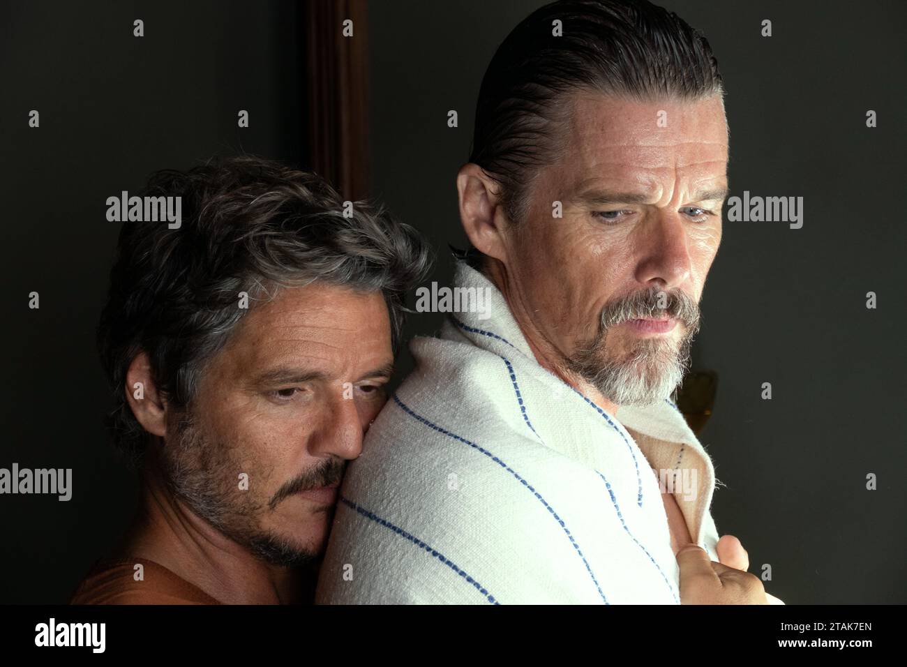 Étrange mode de vie Ethan Hawke & Pedro Pascal Banque D'Images