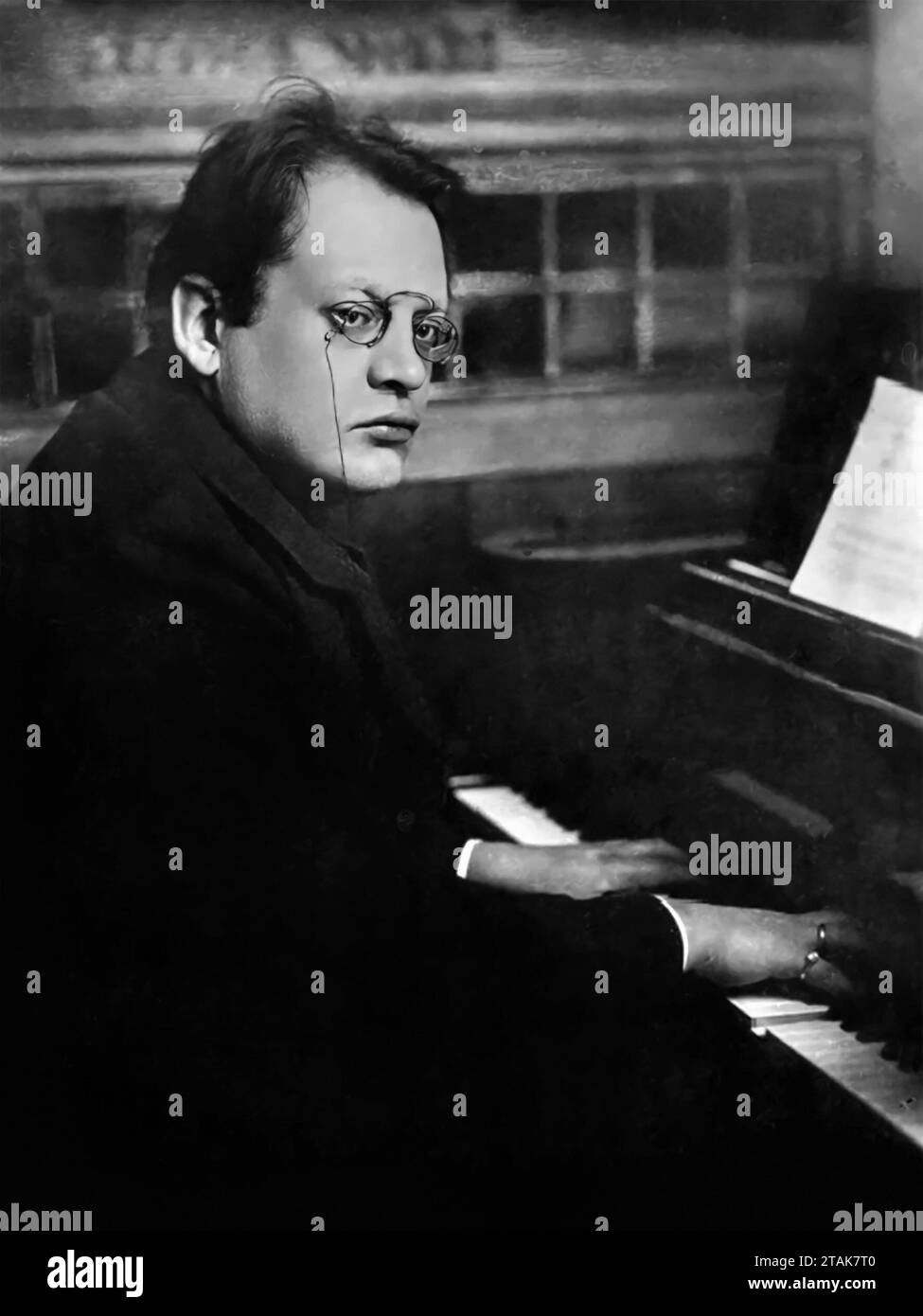 Max Reger. Portrait du compositeur et chef d'orchestre allemand Johann Baptist Joseph Maximilian Reger (1873-1916) c. 1910 Banque D'Images