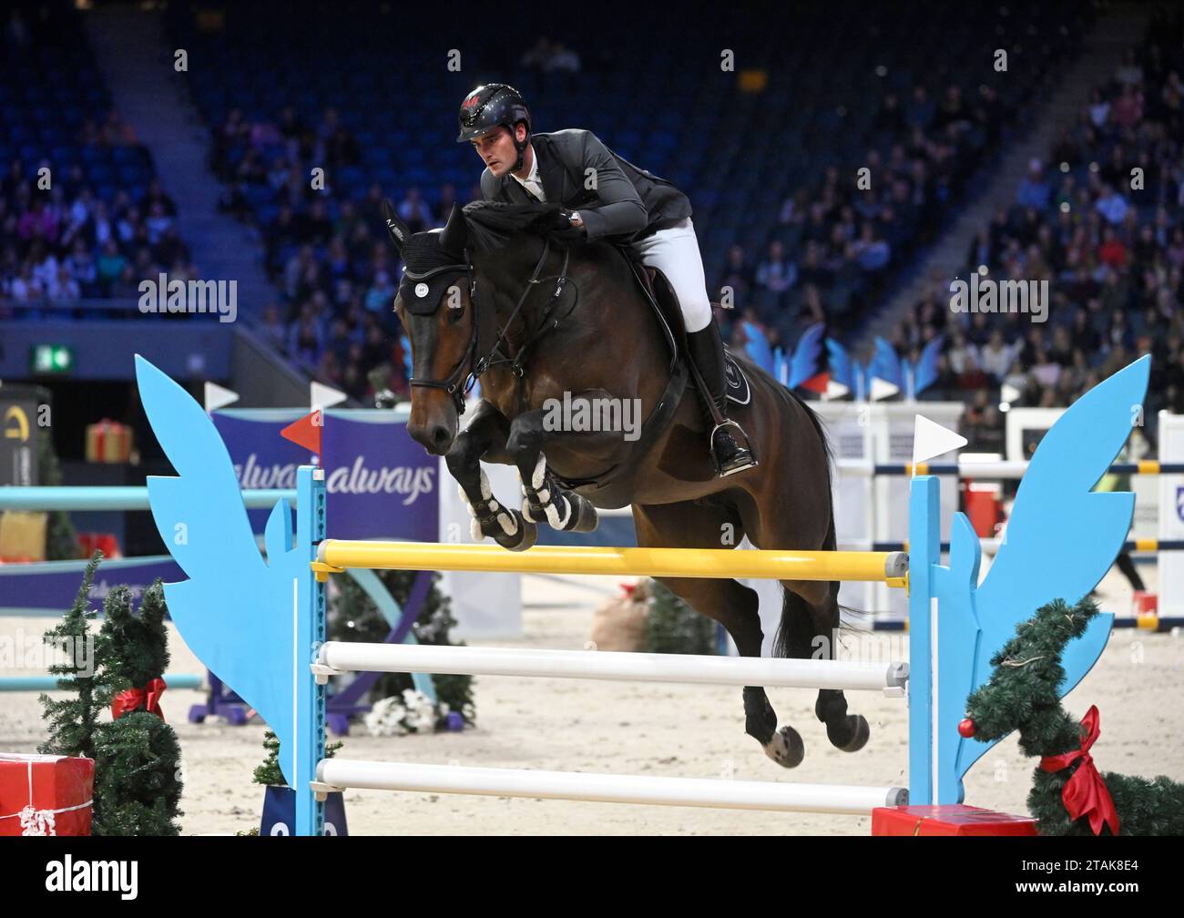 Olivier Philippaerts de Belgique monte le cheval Poppemieke JW van de Moerhoeve lors de la compétition internationale de saut à la Suède International Horse Show à Friends Arena à Stockholm, Suède 01 décembre 2023.photo : Fredrik Sandberg / TT / code 10080 Banque D'Images