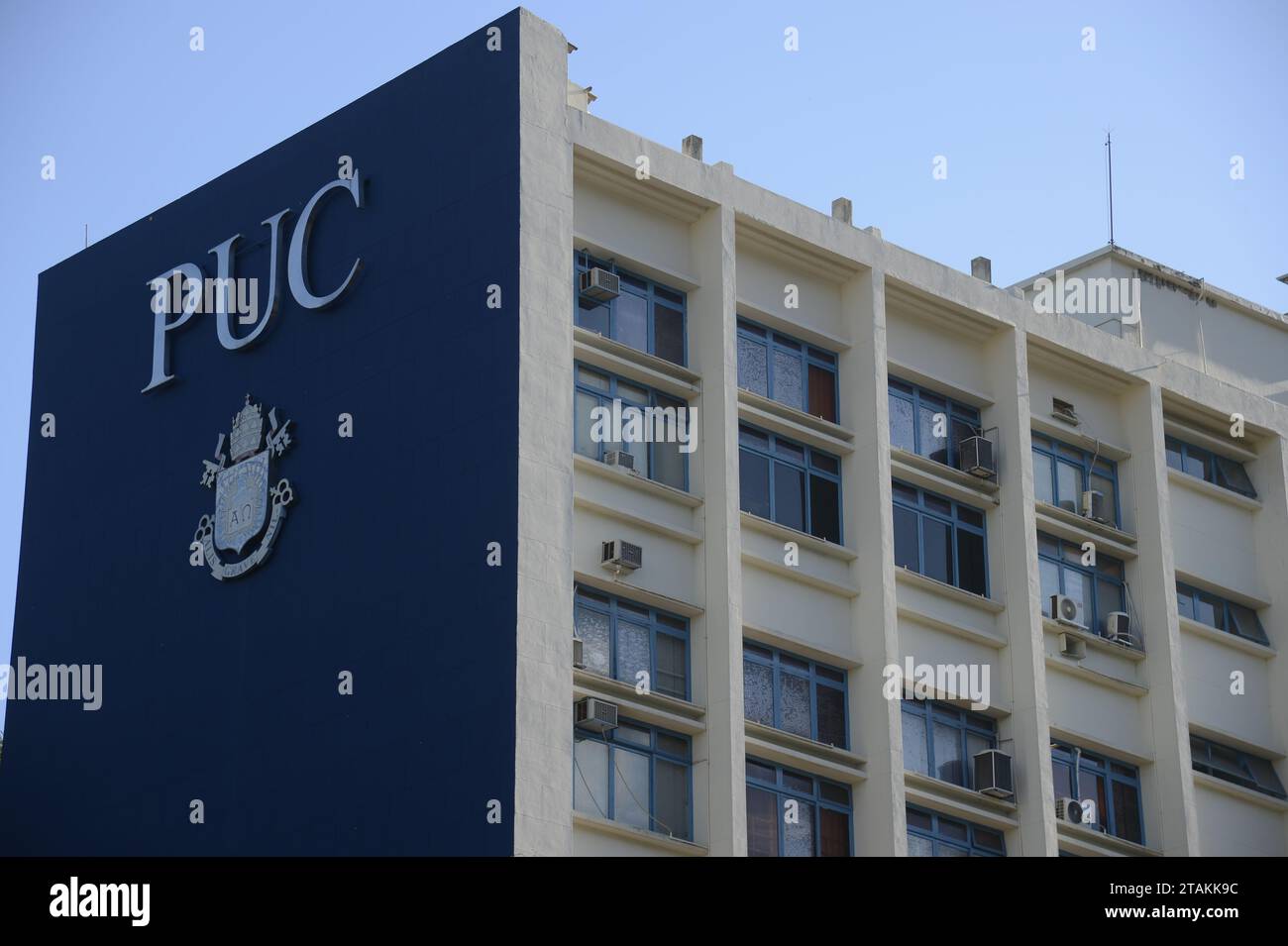 Campus de l'Université catholique pontificale de Rio de Janeiro. Bâtiment PUC - Rio de Janeiro, Brésil 11.30.2023 Banque D'Images