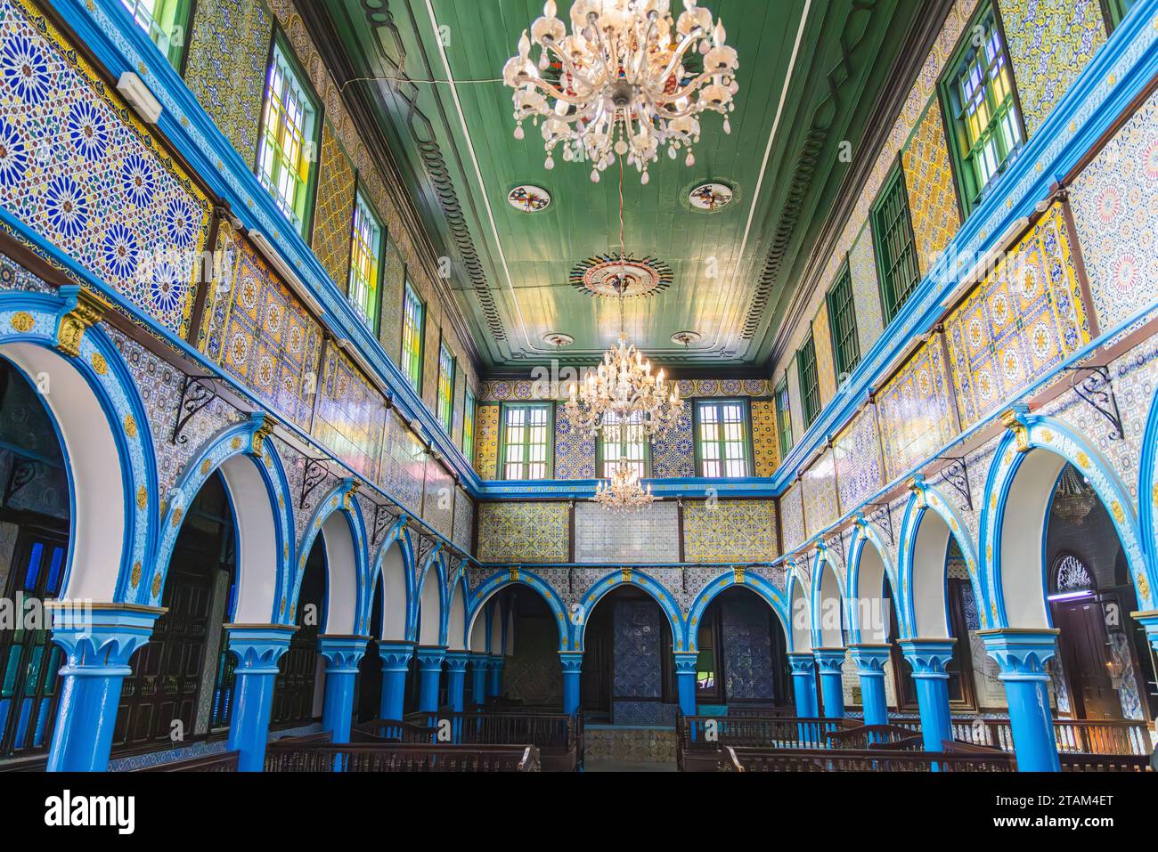 Djerba, Médenine, Tunisie. 15 mars 2023. Vue intérieure de la synagogue El Ghriba. Banque D'Images