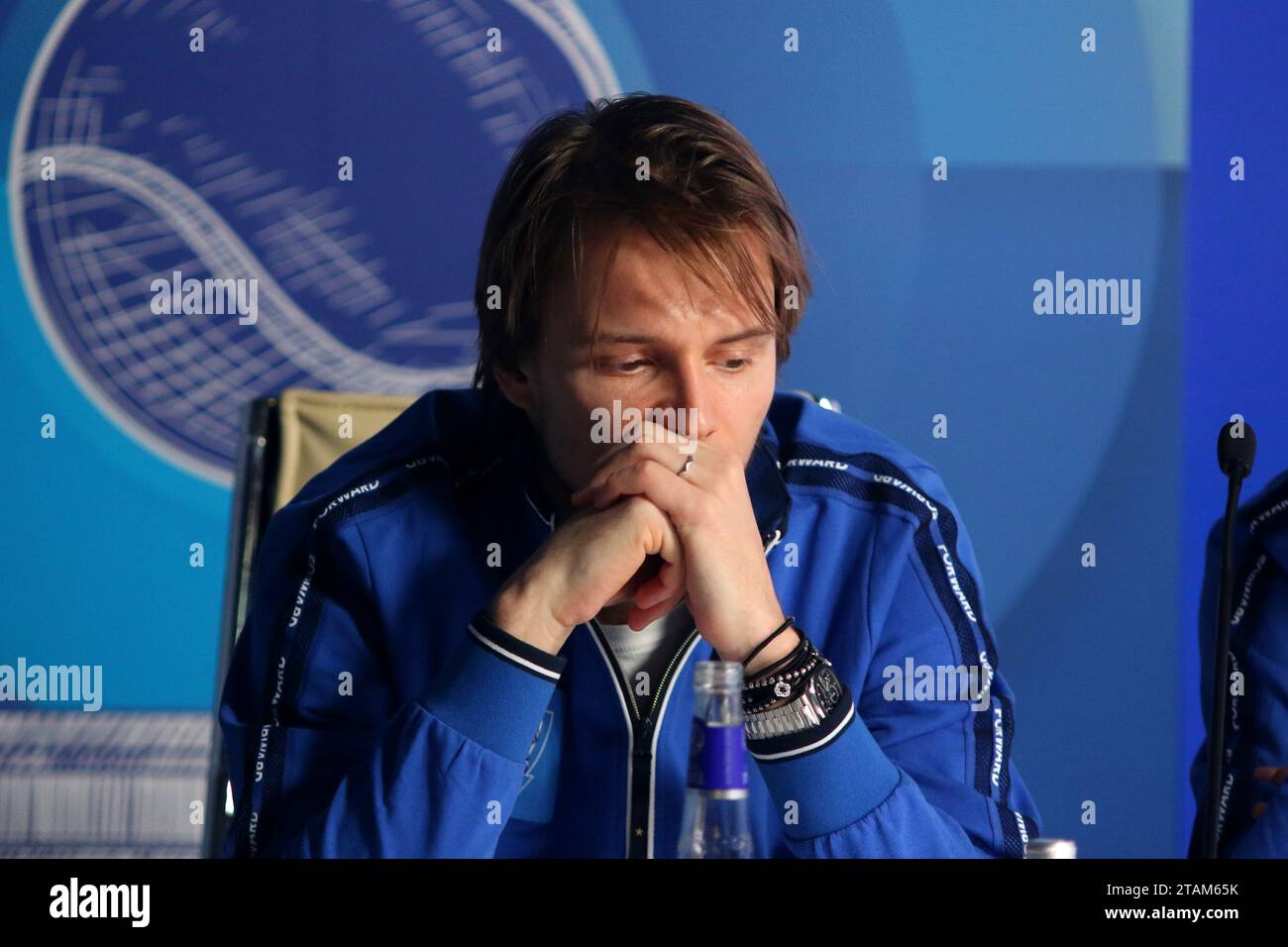 Saint-Pétersbourg, Russie. 01 décembre 2023. Alexander Bublik, lors d'une conférence de presse sur les trophées North Palmyra - Tournoi de tennis International Team Exhibition à KSK Arena, dans le St. Petersburg, Russie. (Photo Maksim Konstantinov/SOPA Images/Sipa USA) crédit : SIPA USA/Alamy Live News Banque D'Images