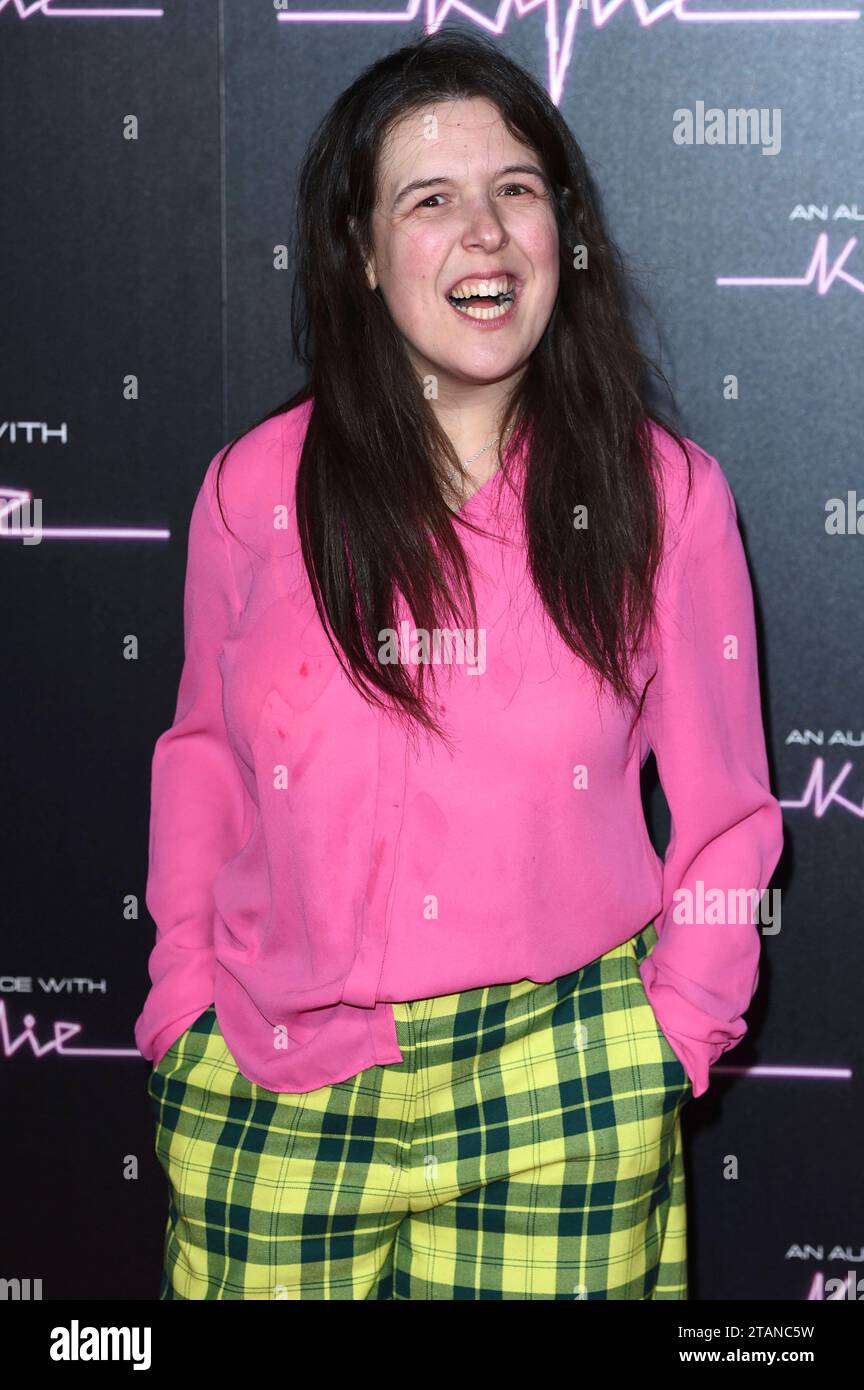 Rosie Jones BEI der Ankunft zum Konzert audience avec Kylie in der Royal Albert Hall. Londres, 01.12.2023 *** Rosie Jones arrive pour le concert an audience with Kylie au Royal Albert Hall Londres, 01 12 2023 Foto:XS.xVasx/xFuturexImagex audience 3210 Credit : Imago/Alamy Live News Banque D'Images