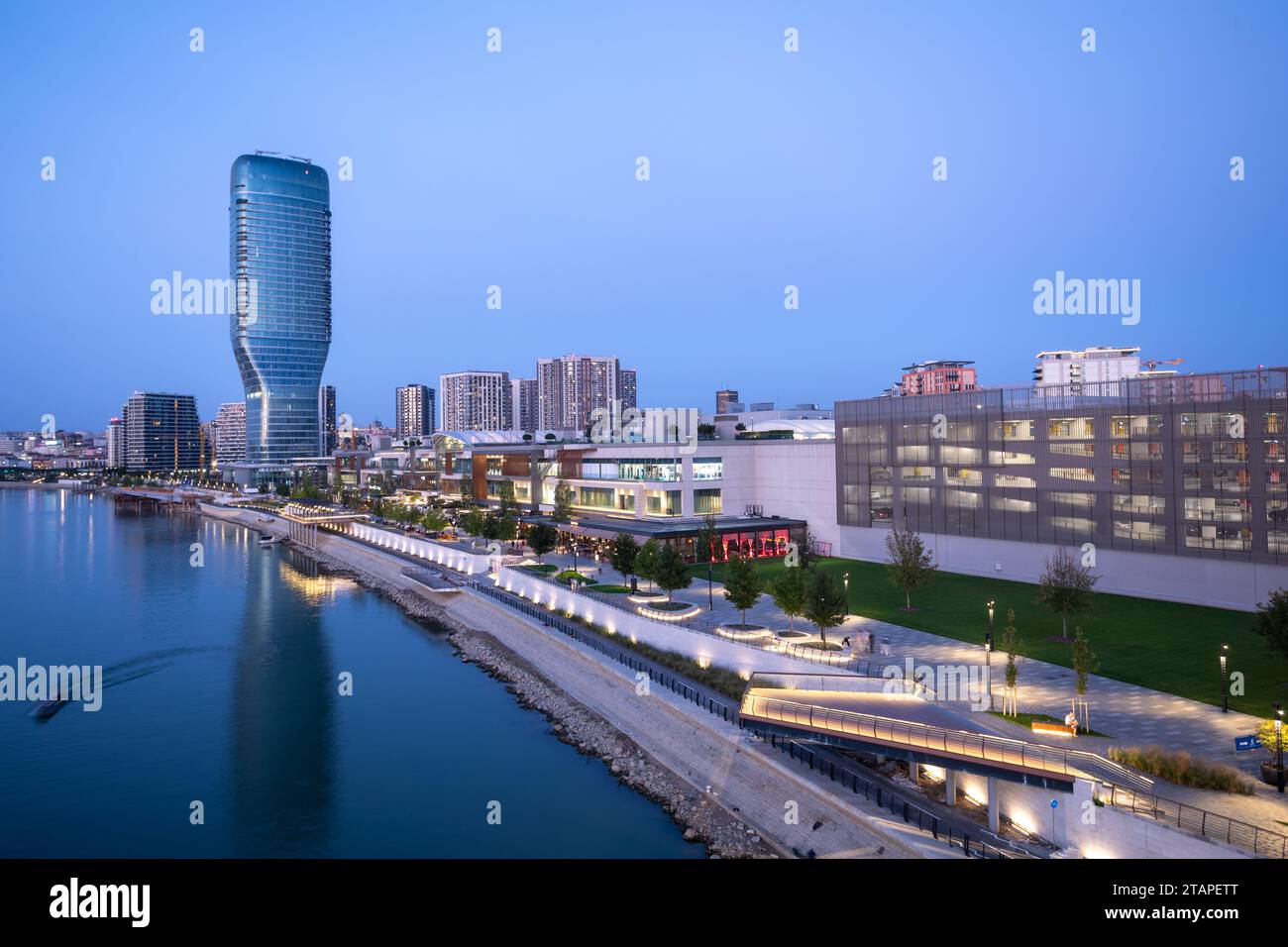 Belgrade, Serbie - 5 octobre 2023 : Belgrade Waterfront - un nouveau quartier de luxe sur les rives de la rivière Sava Banque D'Images