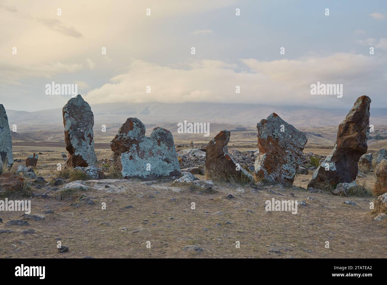 Le cercle de pierre des mystères de Karahunj dans le sud de l'Arménie, l'un des plus anciens observatoires astronomiques du monde Banque D'Images