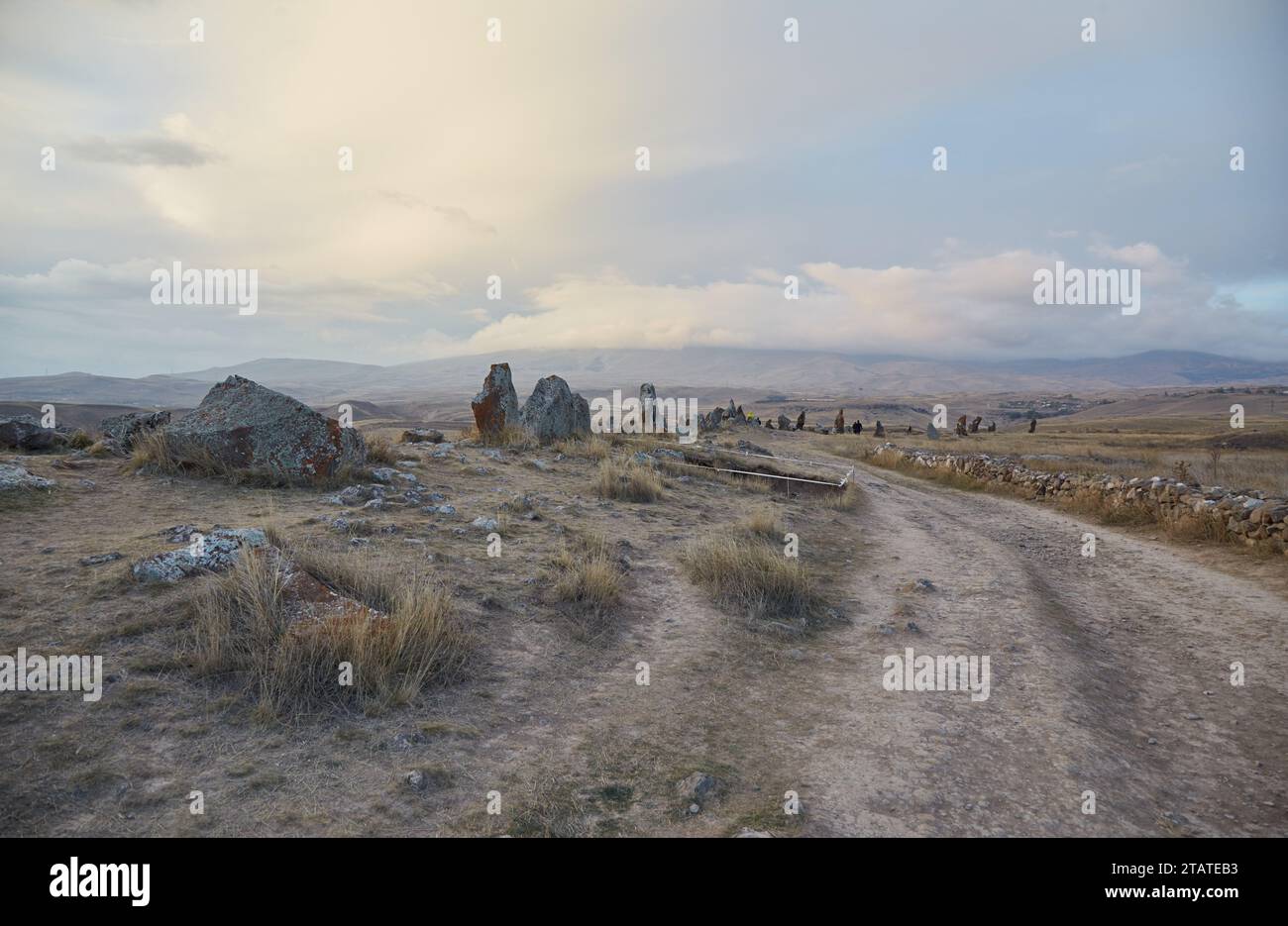 Le cercle de pierre des mystères de Karahunj dans le sud de l'Arménie, l'un des plus anciens observatoires astronomiques du monde Banque D'Images