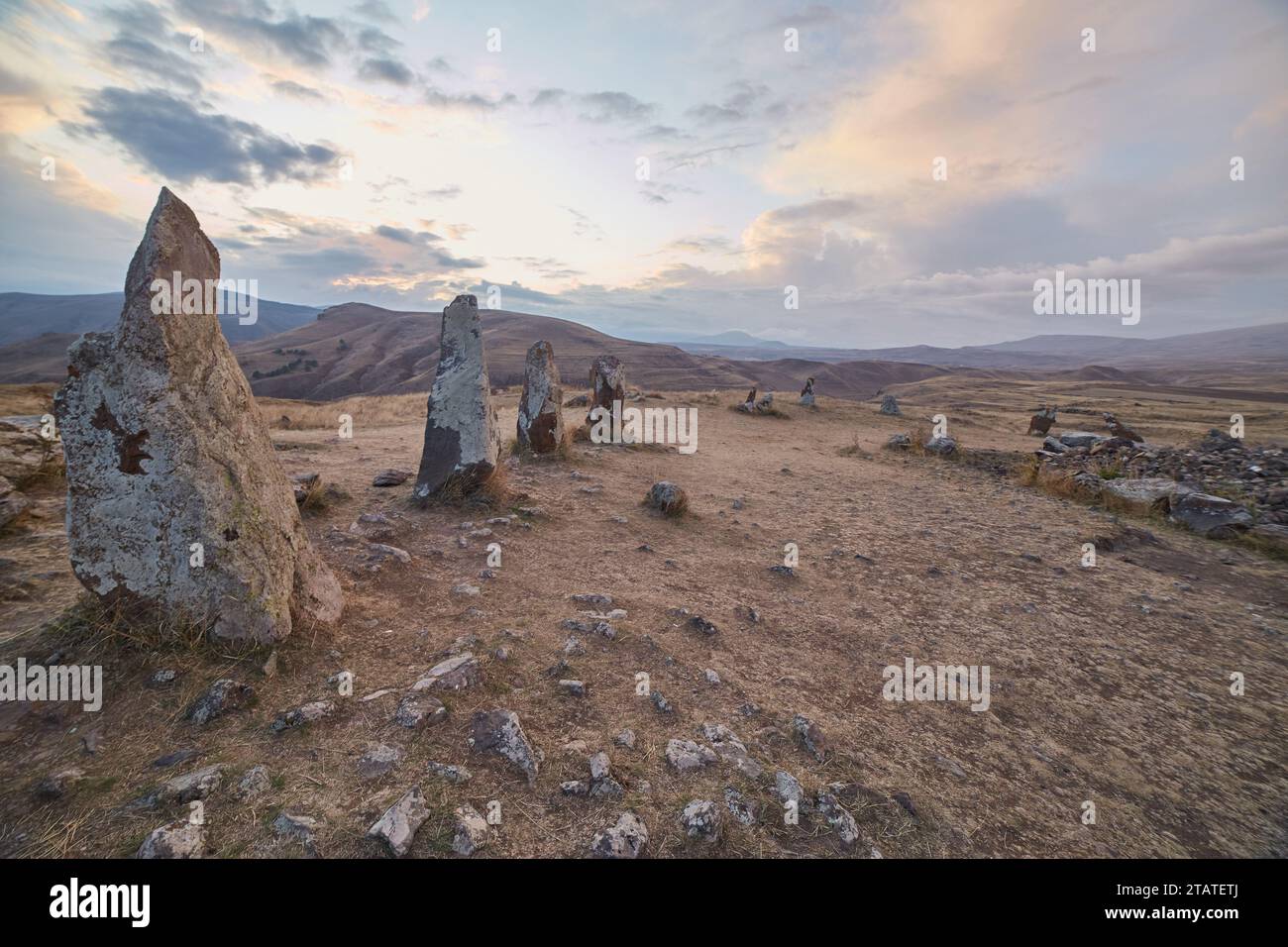 Le cercle de pierre des mystères de Karahunj dans le sud de l'Arménie, l'un des plus anciens observatoires astronomiques du monde Banque D'Images