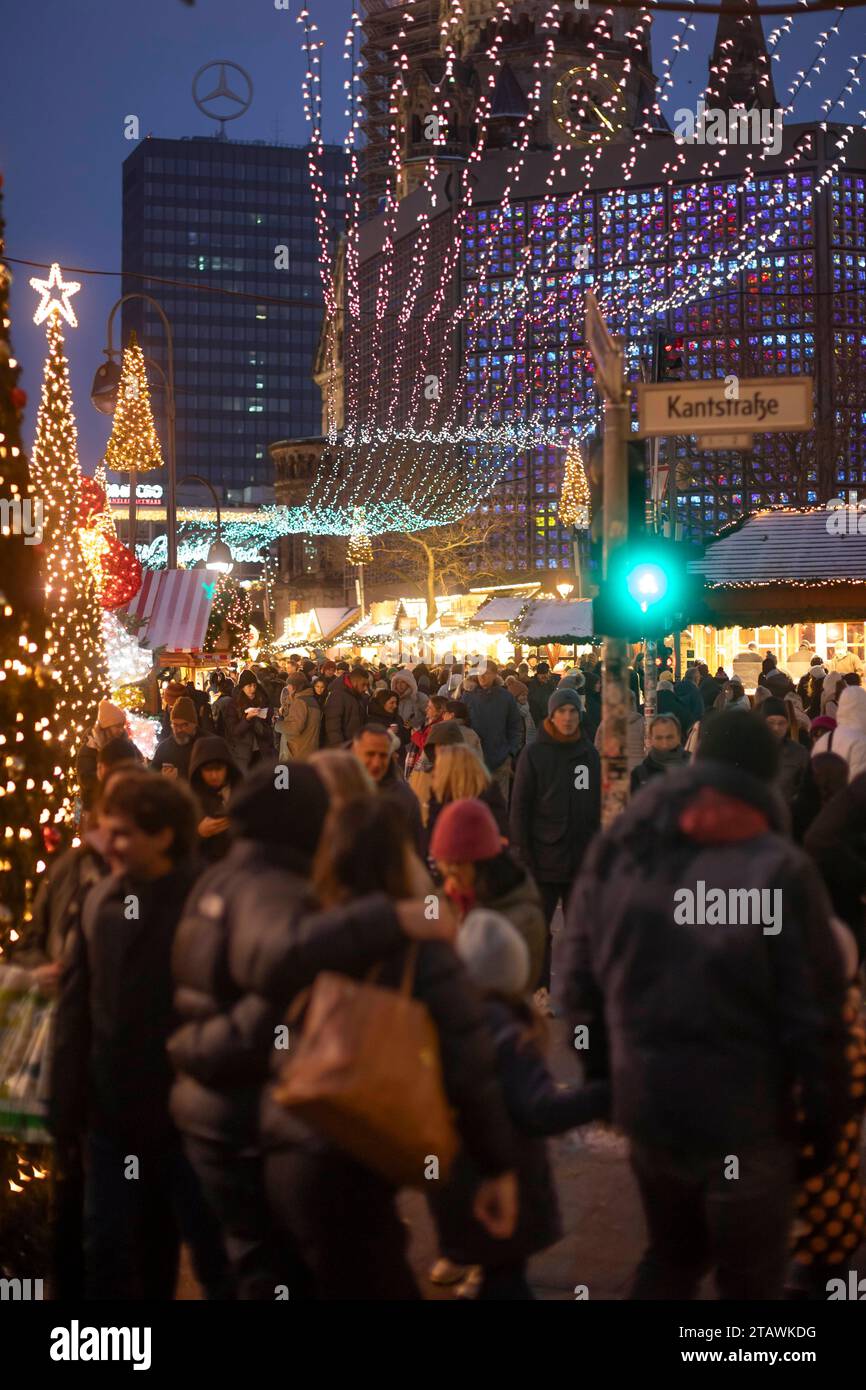Weihnachtsmarkt am Breitscheidplatz, einer der bekanntesten und 