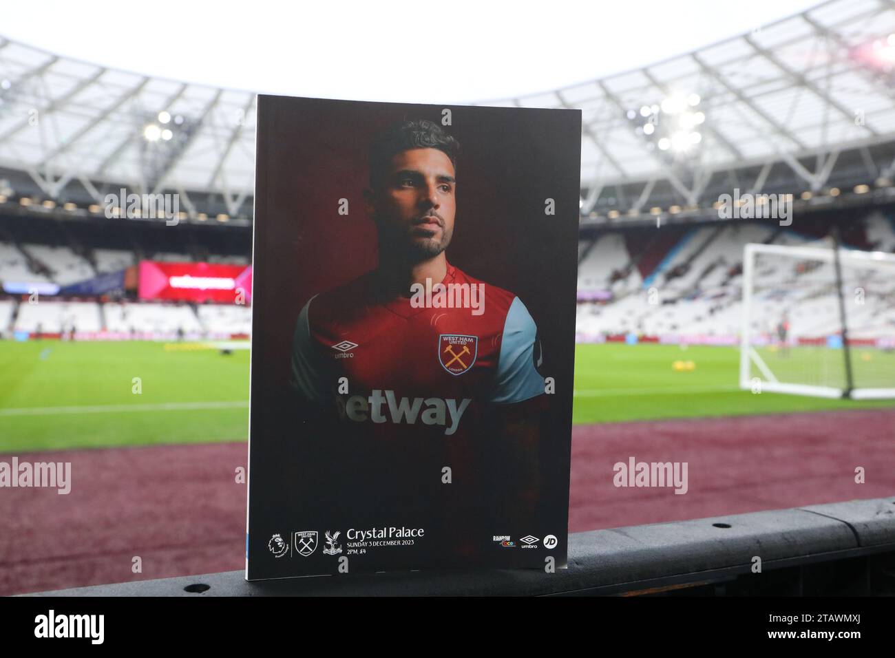 London Stadium, Londres, Royaume-Uni. 3 décembre 2023. Premier League football, West Ham United versus Crystal Palace ; crédit programme Journée : action plus Sports/Alamy Live News Banque D'Images