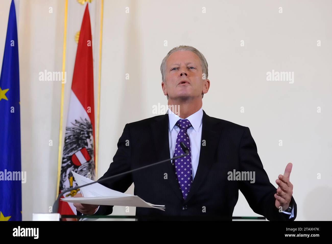 Vienne, Autriche. 18 novembre 2014. Reinhold Mitterlehner (ÖVP), vice-chancelier de la République d'Autriche de 2014 à 2017 Banque D'Images