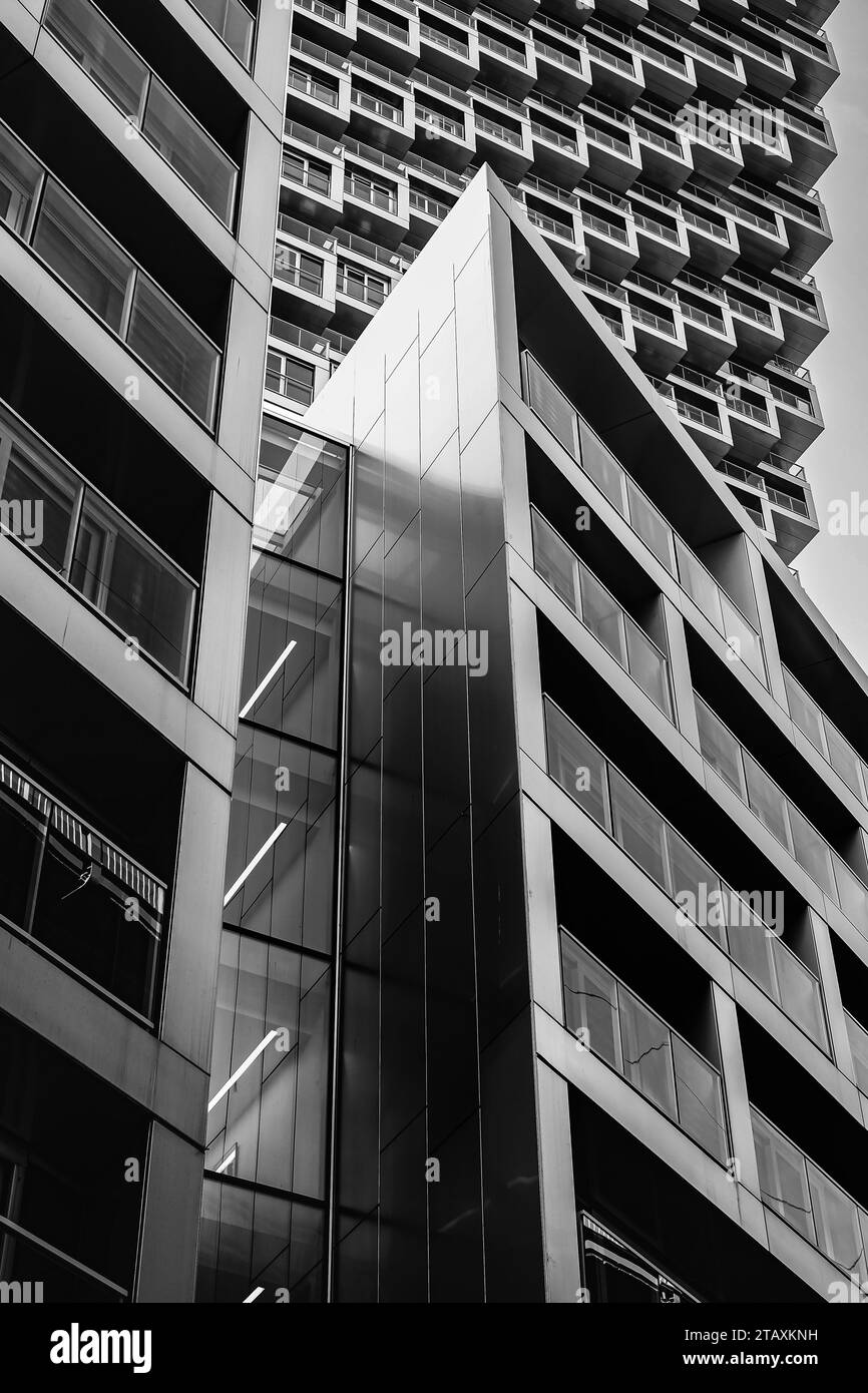 Horizon urbain avec gratte-ciel. Immeubles de bureaux de grande hauteur à Vancouver Canada. Photo noir et blanc. Belle architecture moderne du bâtiment. Banque D'Images
