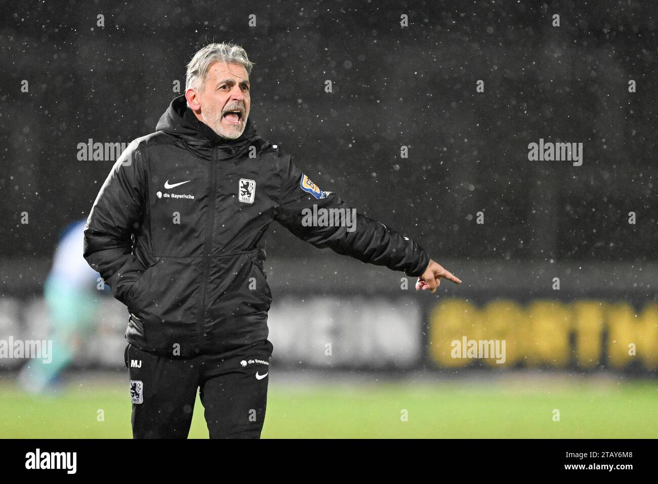 Dortmund, Deutschland. 03 décembre 2023. 3. Liga - Borussia Dortmund II - TSV 1960 München am 04.11.2023 im Stadion Rote Erde in Dortmund entraîneur Maurizio Jacobacci (1860 Muenchen) unzufrieden, enttäuscht, enttaeuscht, niedergeschlagen. Foto : osnapix crédit : dpa/Alamy Live News Banque D'Images