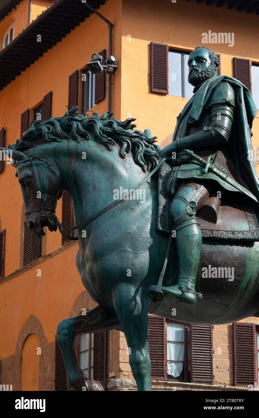 Statue équestre de Cosimo de Medici, Piazza della Signoria, Florence, Toscane en Italie Banque D'Images