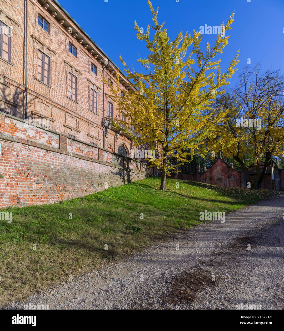 San Giuliano Milanese, Italie - 15 novembre 2023 : Rocca Brivio est une résidence noble construite en 1680. Aujourd'hui, il est propriété publique et est utilisé pour le public Banque D'Images