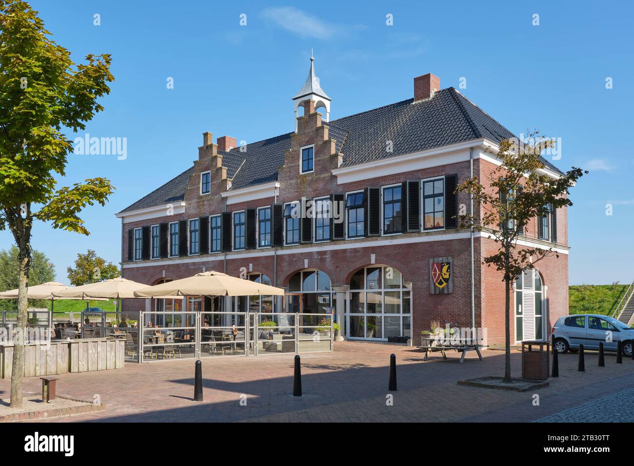 Le restaurant dans le parc de vacances Landal Esonstad à Eanjum aux pays-Bas. Dans le parc, vous trouverez des maisons construites dans le style traditionnel frison ancien. Banque D'Images