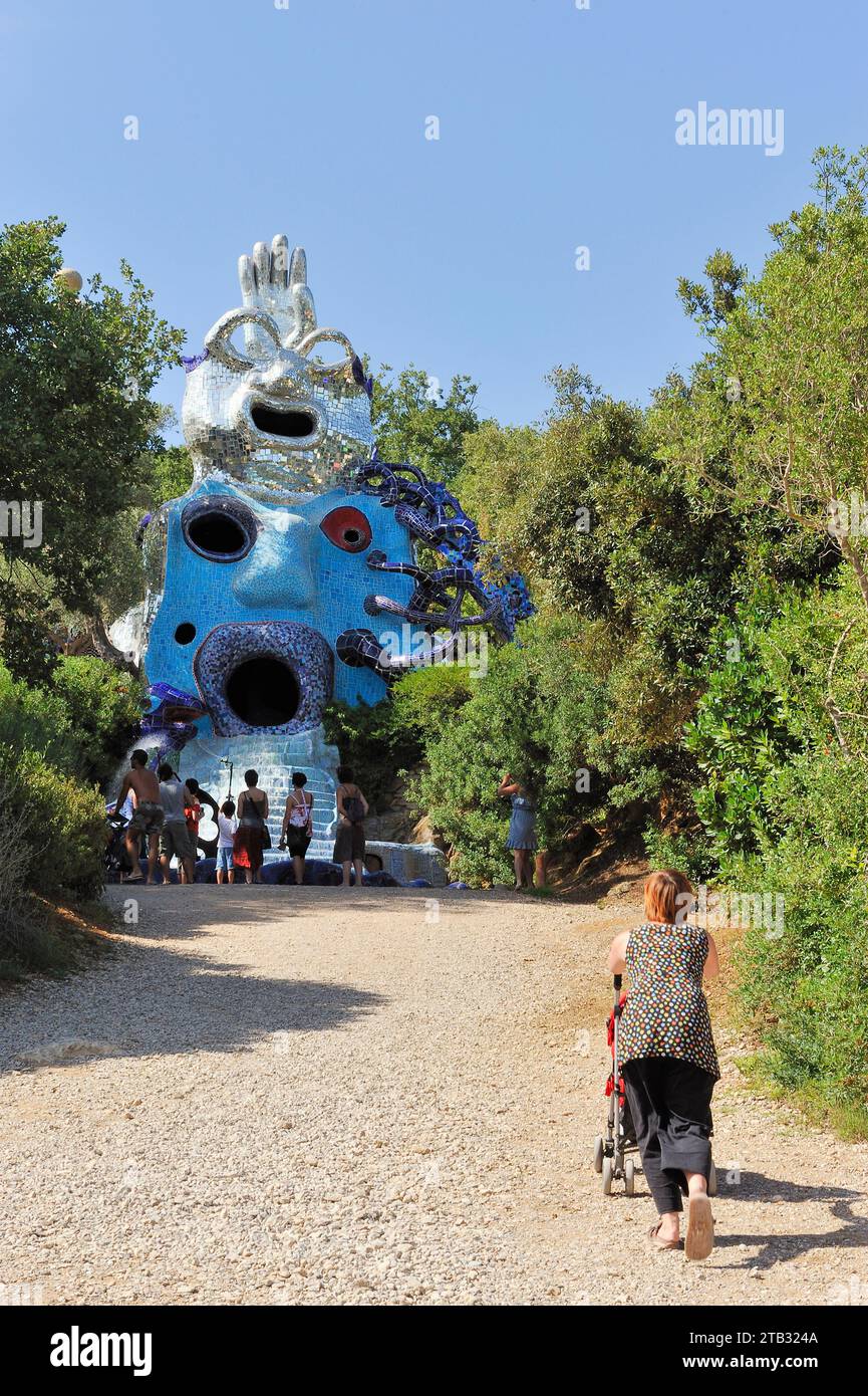 Le jardin du Tarot (italien : il Giardino dei Tarocchi) créé par l'artiste franco-américain Niki de Saint Phalle, à Pescia Fiorentina, Garavicchio, Toscane Banque D'Images