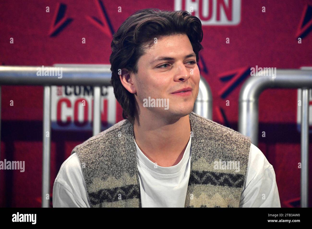 Alex Hogh Andersen auf der German film & Comic con Winter Edition in der Messe Dortmund. Dortmund, 03.12.2023 *** Alex Hogh Andersen au German film Comic con Winter Edition au Messe Dortmund, 03 12 2023 Foto:Xn.xKubelkax/xFuturexImagex comic_con_3338 crédit : Imago/Alamy Live News Banque D'Images