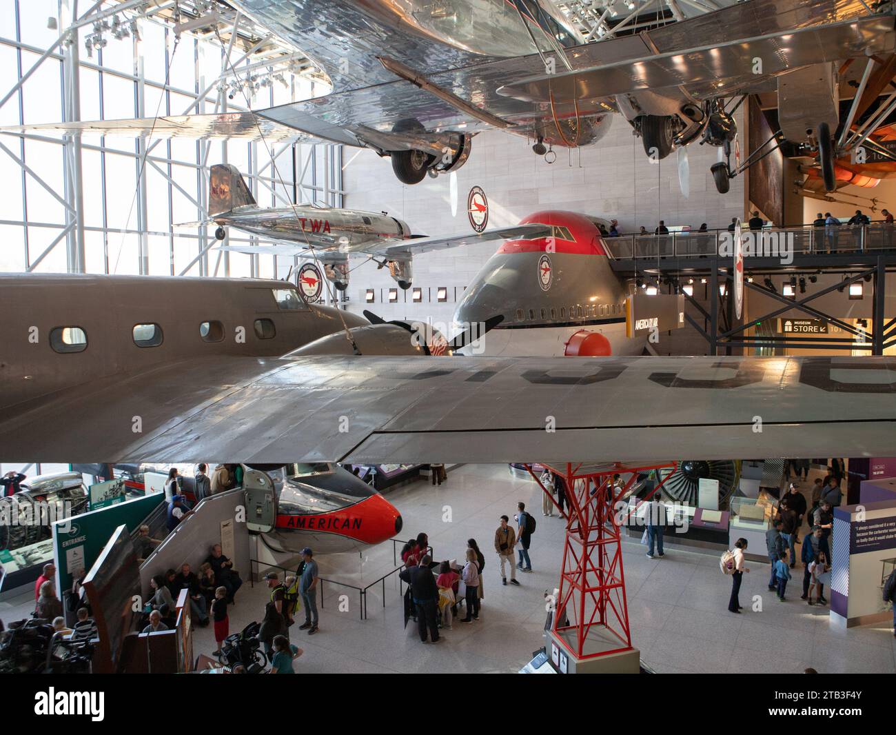 Le National Air and Space Museum de la Smithsonian institution est un musée de Washington, D.C., aux États-Unis, dédié au vol humain Banque D'Images Le National Air and Space Museum de la Smithsonian institution est un musée de Washington, D.C., aux États-Unis, dédié au vol humain Banque D'Images