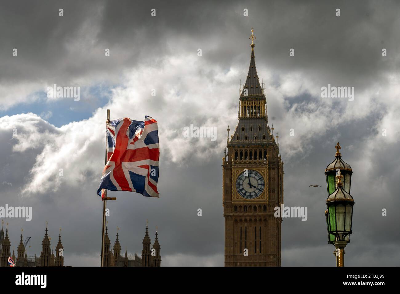 La tour Elizabeth, alias Big Ben, et l'Union Jack, drapeau du Royaume-Uni Banque D'Images