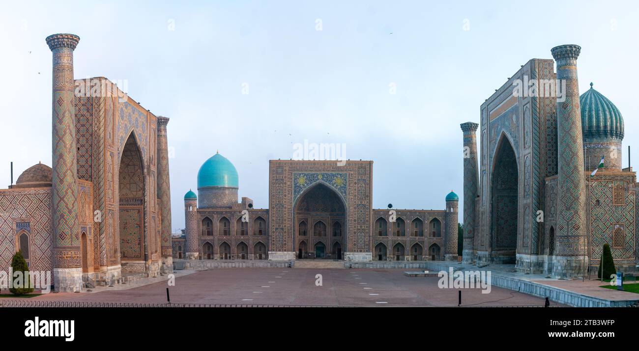 SAMARCANDE, OUZBÉKISTAN-OCTOBRE, 23,2023:place Registan à Samarcande, Ouzbékistan | magnifique monument de l'Ouzbékistan. Banque D'Images