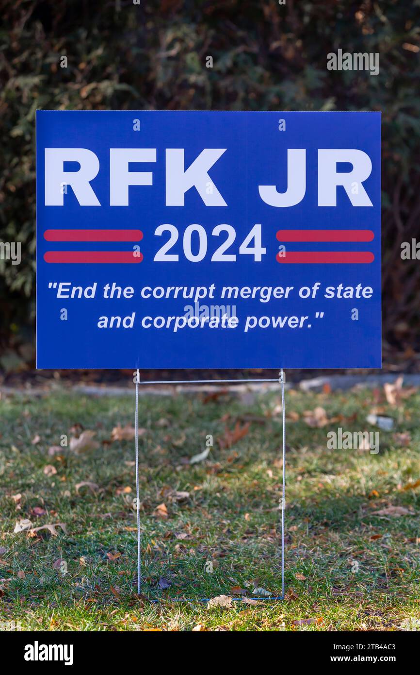 Signe de campagne pour l'élection présidentielle de 2024 aux États-Unis pour le candidat indépendant Robert F. Kennedy, Jr Banque D'Images