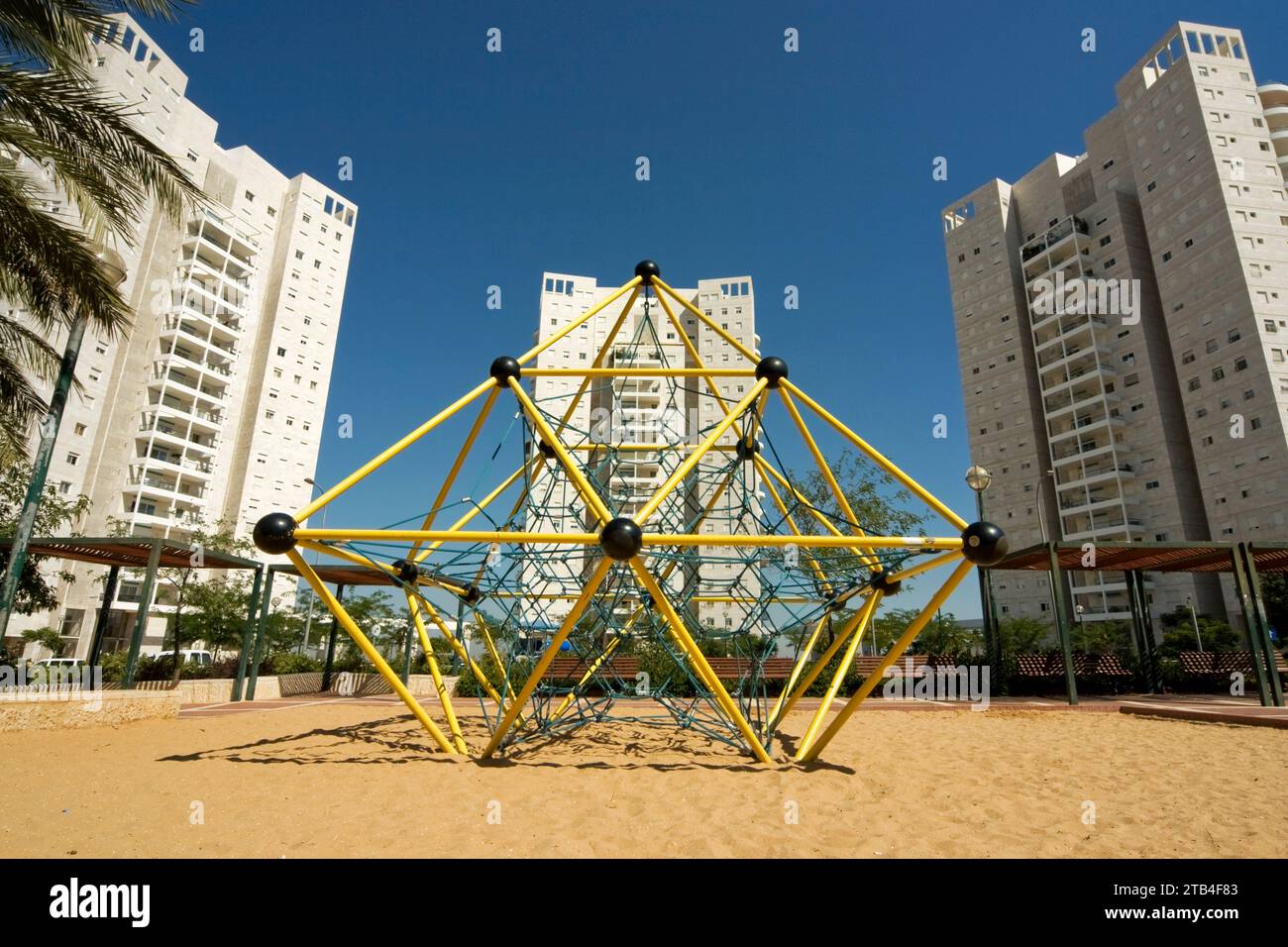 Aire de jeux à Modi'in-Maccabim-Re'ut est une ville israélienne située dans le centre d'Israël, Banque D'Images