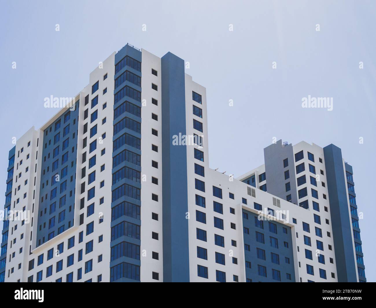 Photographie abstraite d'un bâtiment moderne bleu et blanc, Cape Town Afrique du Sud. Banque D'Images