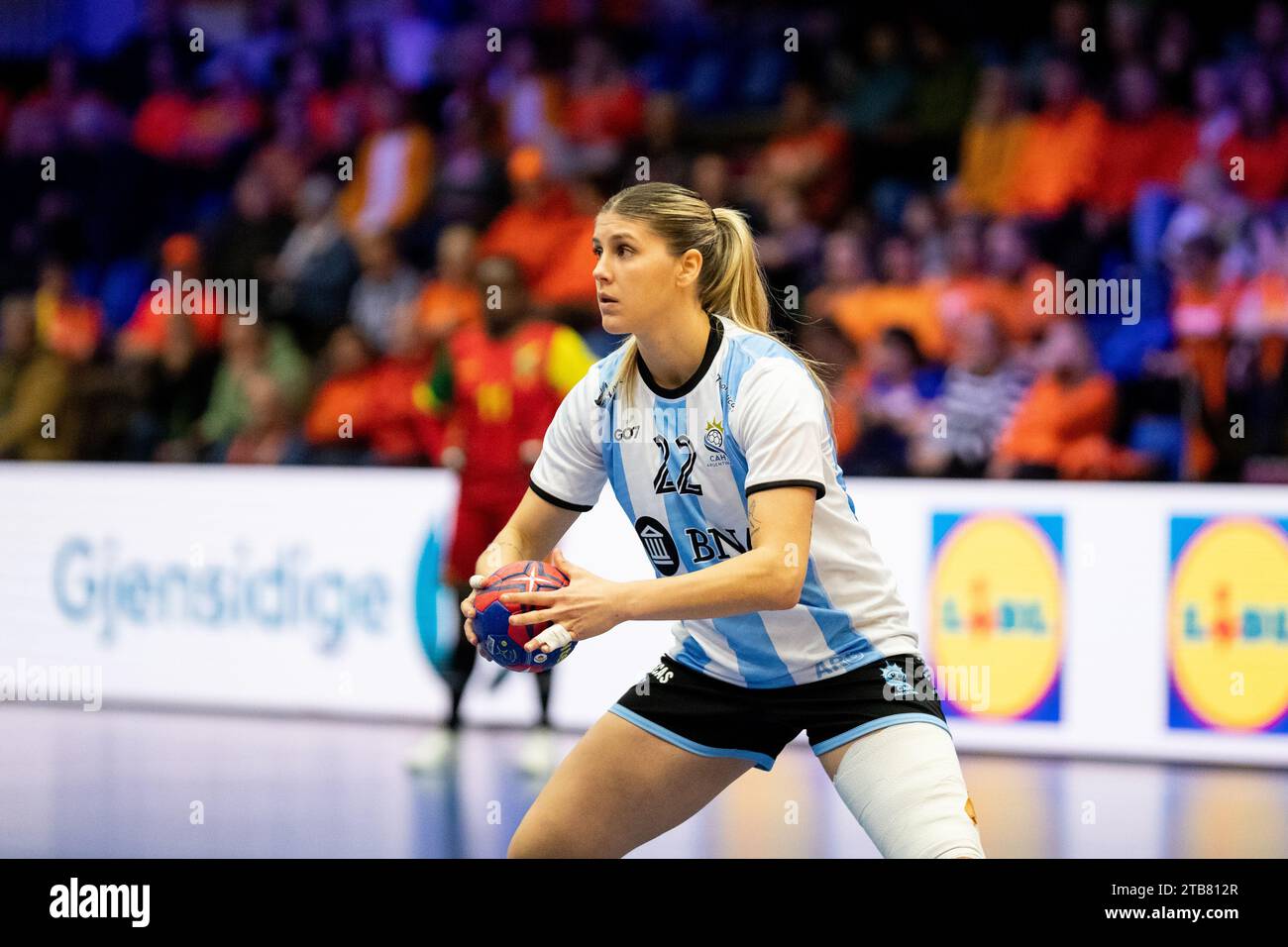 Frederikshavn, Danemark. 04 décembre 2023. Elke Karsten (22 ans) d'Argentine vu lors du match du Championnat du monde de handball IHF 2023 entre l'Argentine et le Congo à l'Arena Nord à Frederikshavn. (Crédit photo : Gonzales photo/Alamy Live News Banque D'Images