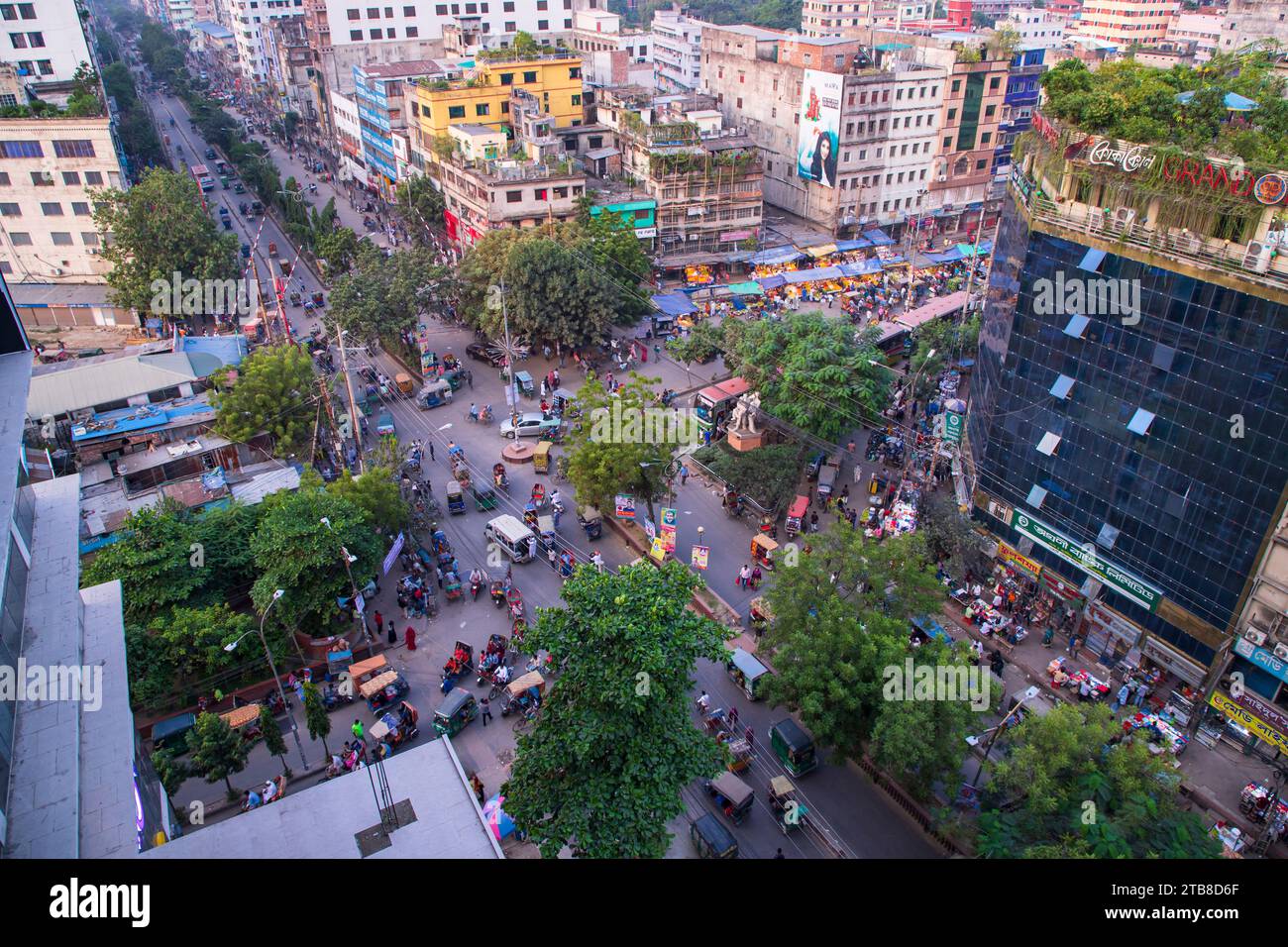 20 octobre 2023, Narayanganj-Bangladesh : vue de dessus de Narayanganj City 2 No. Railgate, route de zone de trafic, voiture, véhicule, bâtiment, etc Banque D'Images