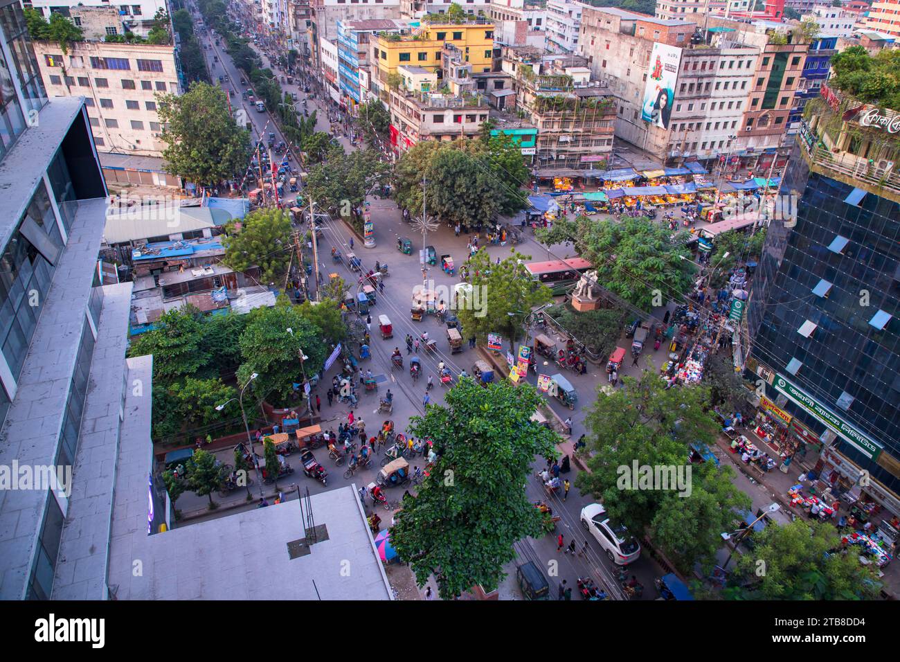 20 octobre 2023, Narayanganj-Bangladesh : vue de dessus de Narayanganj City 2 No. Railgate, route de zone de trafic, voiture, véhicule, bâtiment, etc Banque D'Images