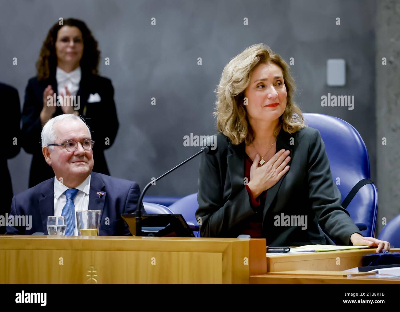 LA HAYE - la Présidente Vera Bergkamp lors de la dernière réunion plénière de l'actuelle Chambre des représentants. Au cours de la réunion, les députés sortants se verront dire au revoir après les élections à la Chambre des représentants. ANP ROBIN VAN LONKHUIJSEN pays-bas Out - belgique Out Banque D'Images
