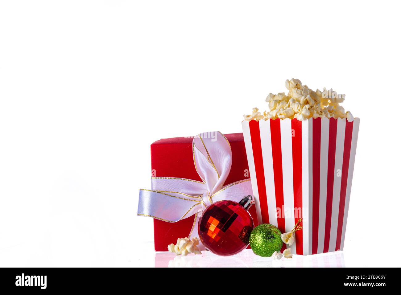 Partie de nuit de film de Noël, rassemblez des amis et la famille pour le home cinéma. Invitations au nouvel an, première du film de Noël avec clapperboard, Noël Banque D'Images