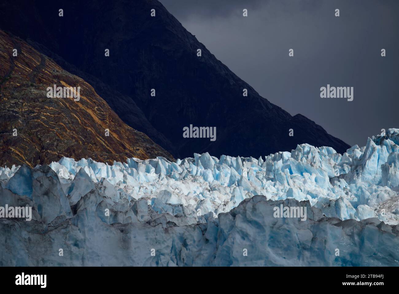 Vue d'une partie du bord du glacier South Sawyer le long de Tracy Arm dans Inside passage, Alaska, États-Unis ; Alaska, États-Unis d'Amérique Banque D'Images