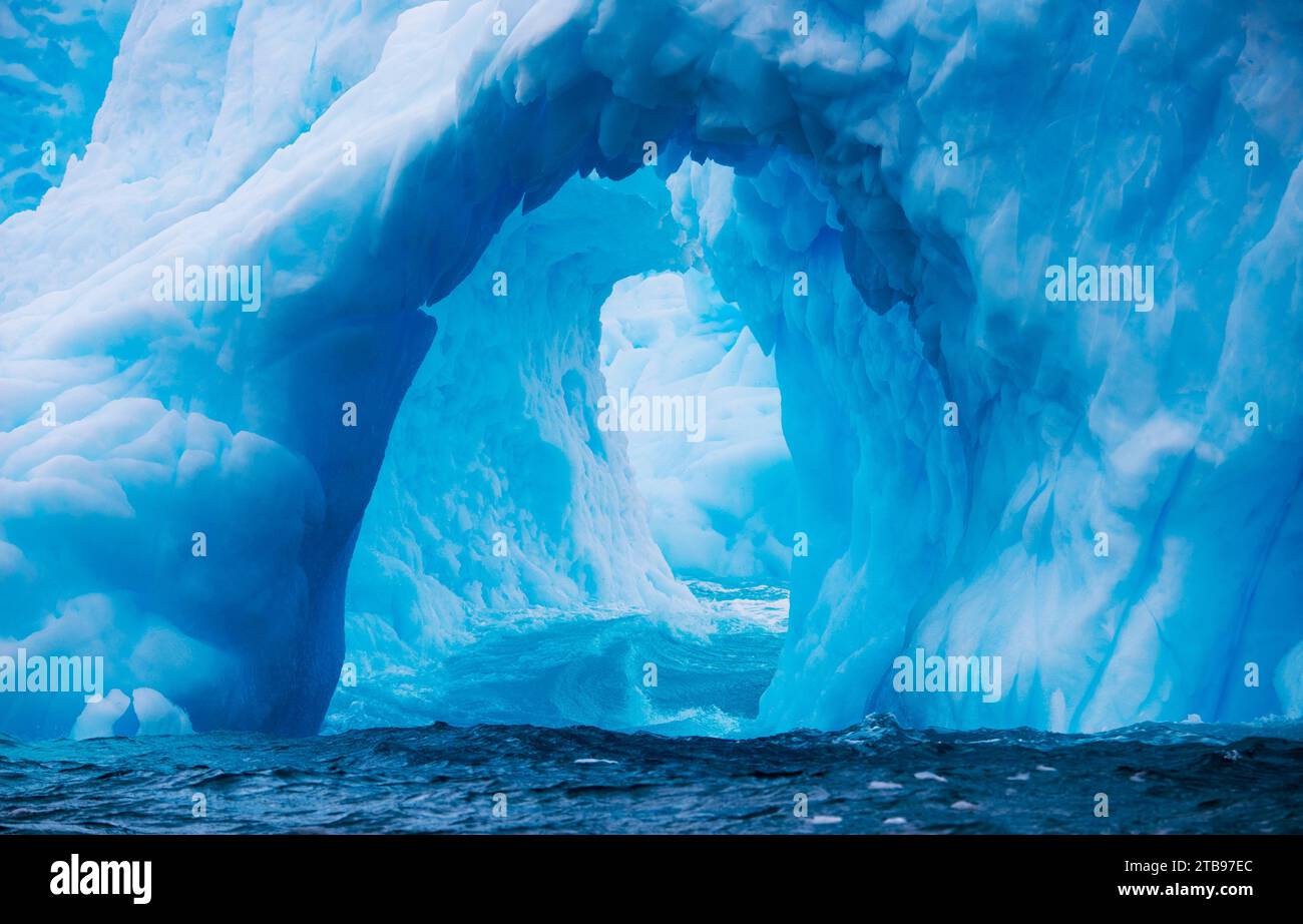 Iceberg sur le côté ouest de la péninsule antarctique ; Antarctique Banque D'Images