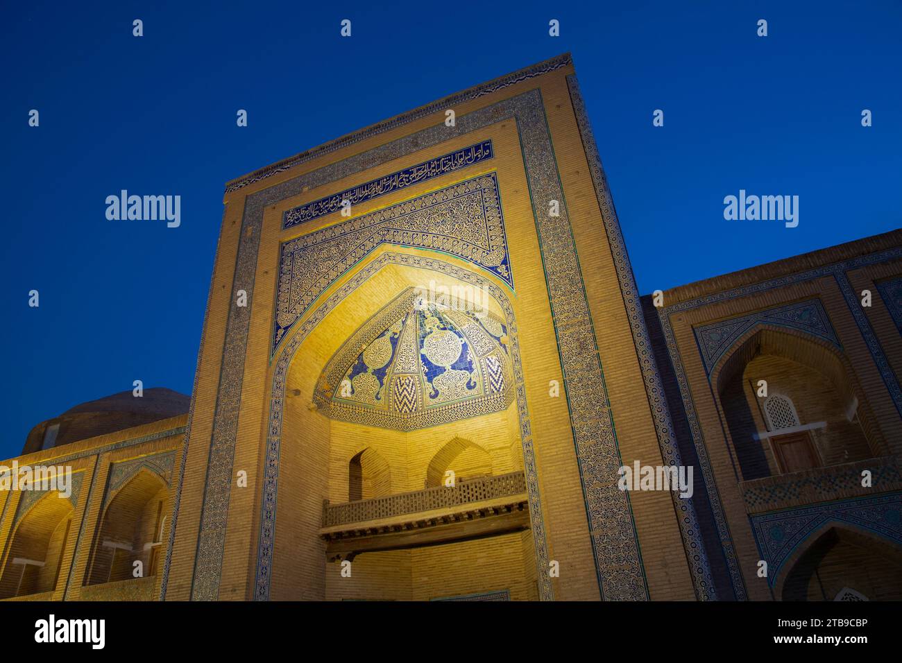 Muhammad Amin Khan Madrasah (Orient Star Hotel) dans la lumière du soir, Ichon-Qala ; Khiva, Ouzbékistan Banque D'Images