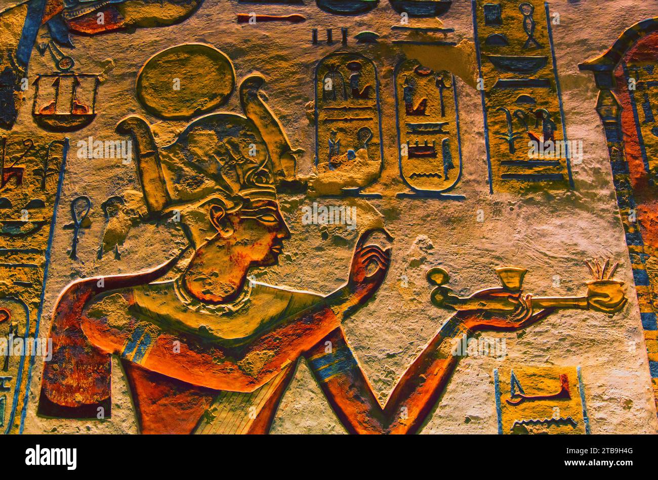 Bas-relief peint sur les murs du tombeau royal de Ramsès III Vallée des Rois ; Thèbes, Égypte Banque D'Images