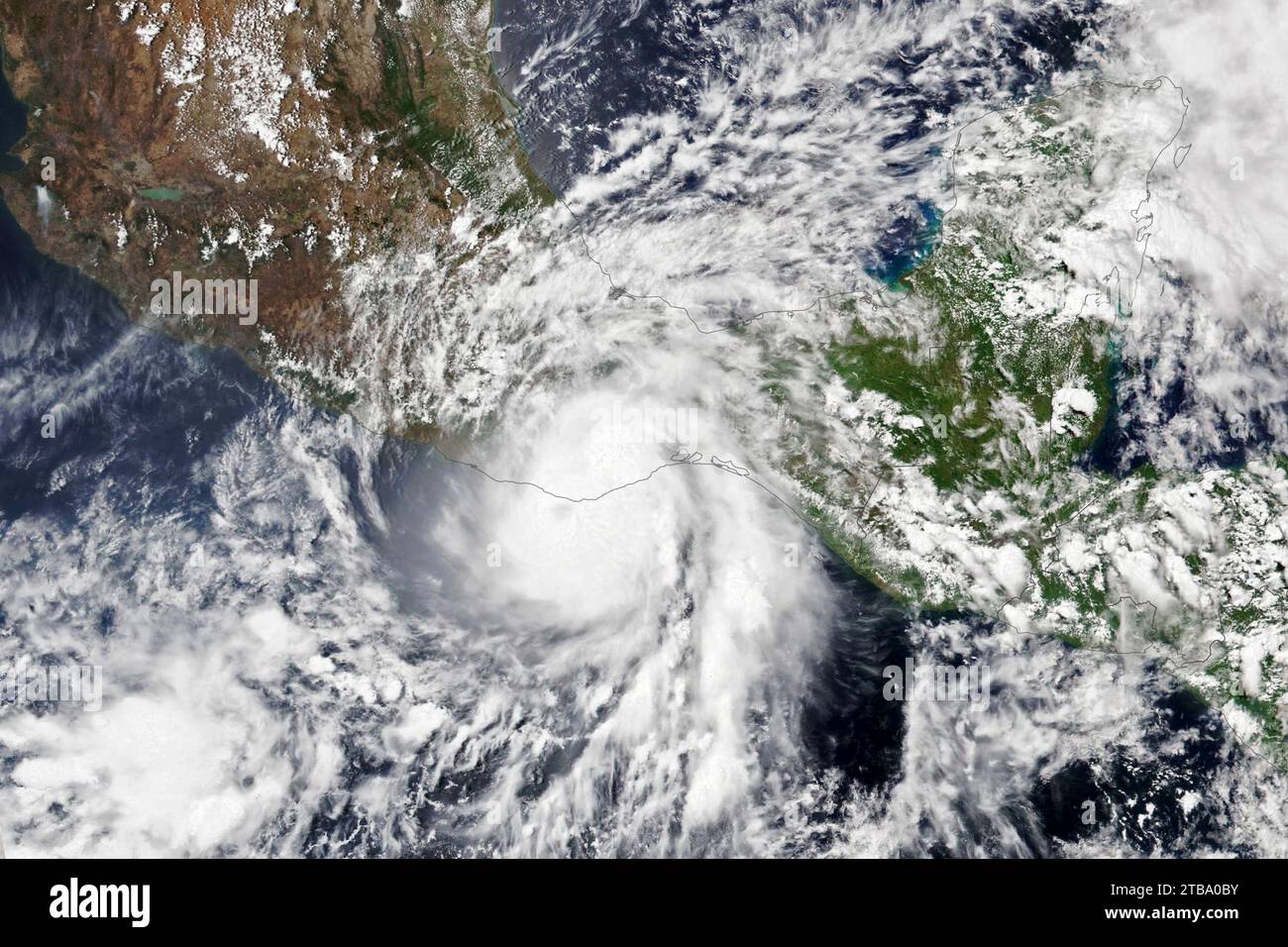 Vue satellite de l'ouragan Agatha touchant terre dans l'ouest du Mexique. Banque D'Images