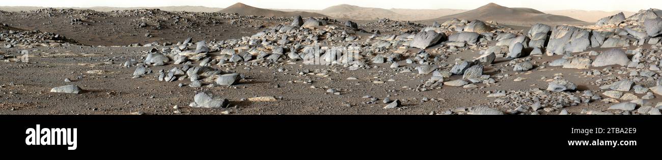 Une étendue de rochers sur le paysage de Mars devant un lieu surnommé Santa Cruz. Banque D'Images