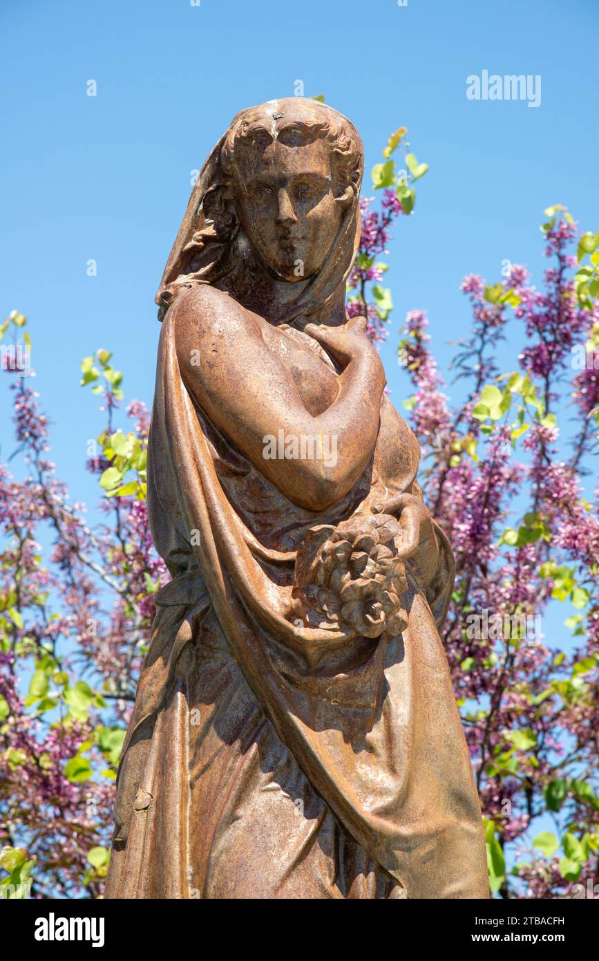 Statues féminines dans le parc Meastranze à Catane, Sicile Banque D'Images