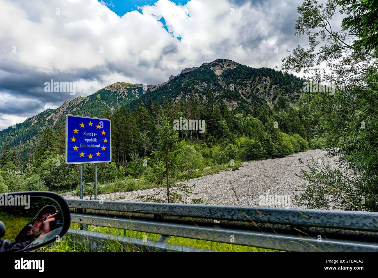 großer Alpsee, das vielseitige Naturerlebnis im Oberallgäu : der Große Alpsee-Rundweg Banque D'Images